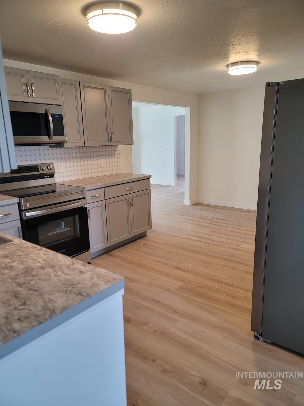 939 Craven Ave Property Photo 4