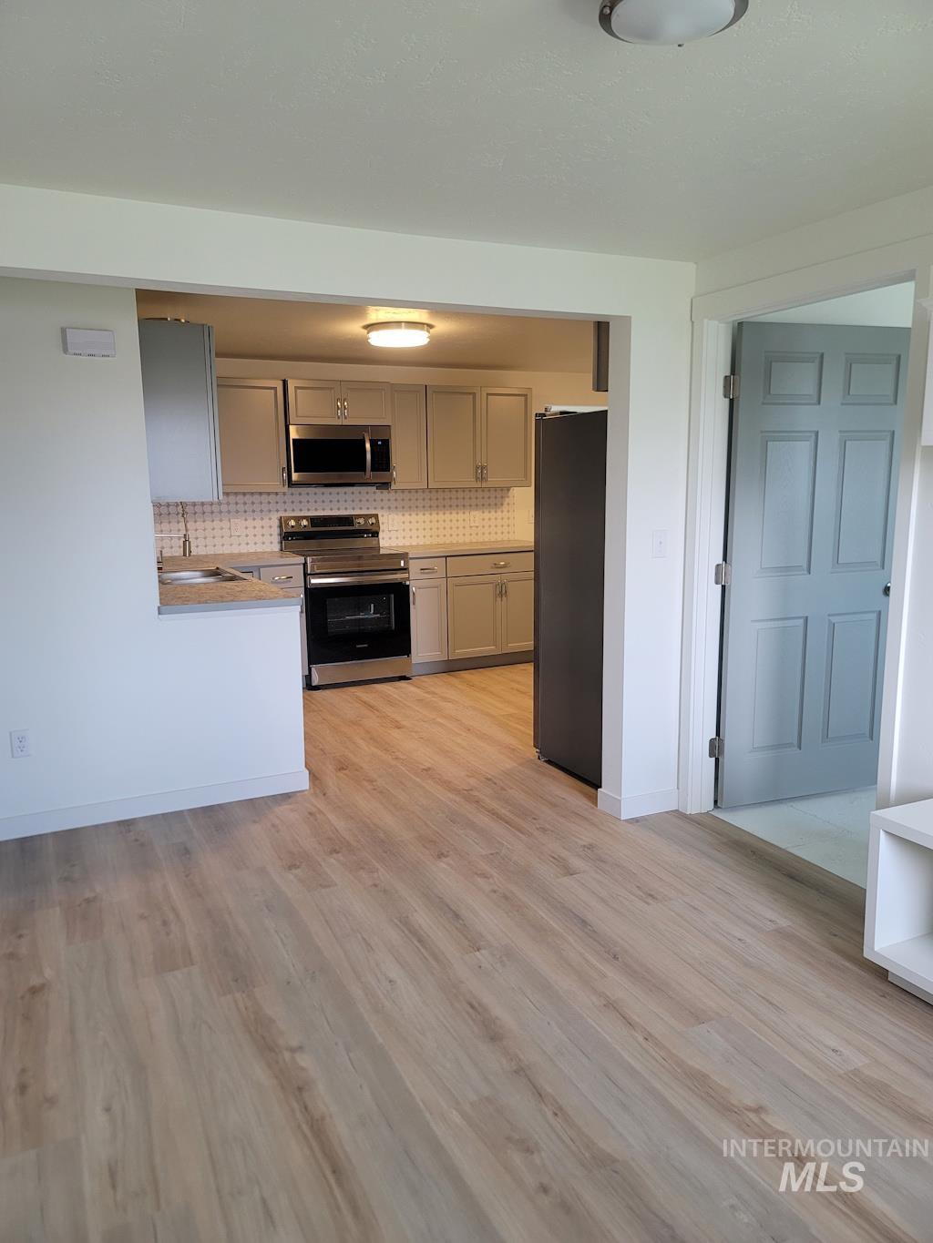 939 Craven Ave Property Photo 5