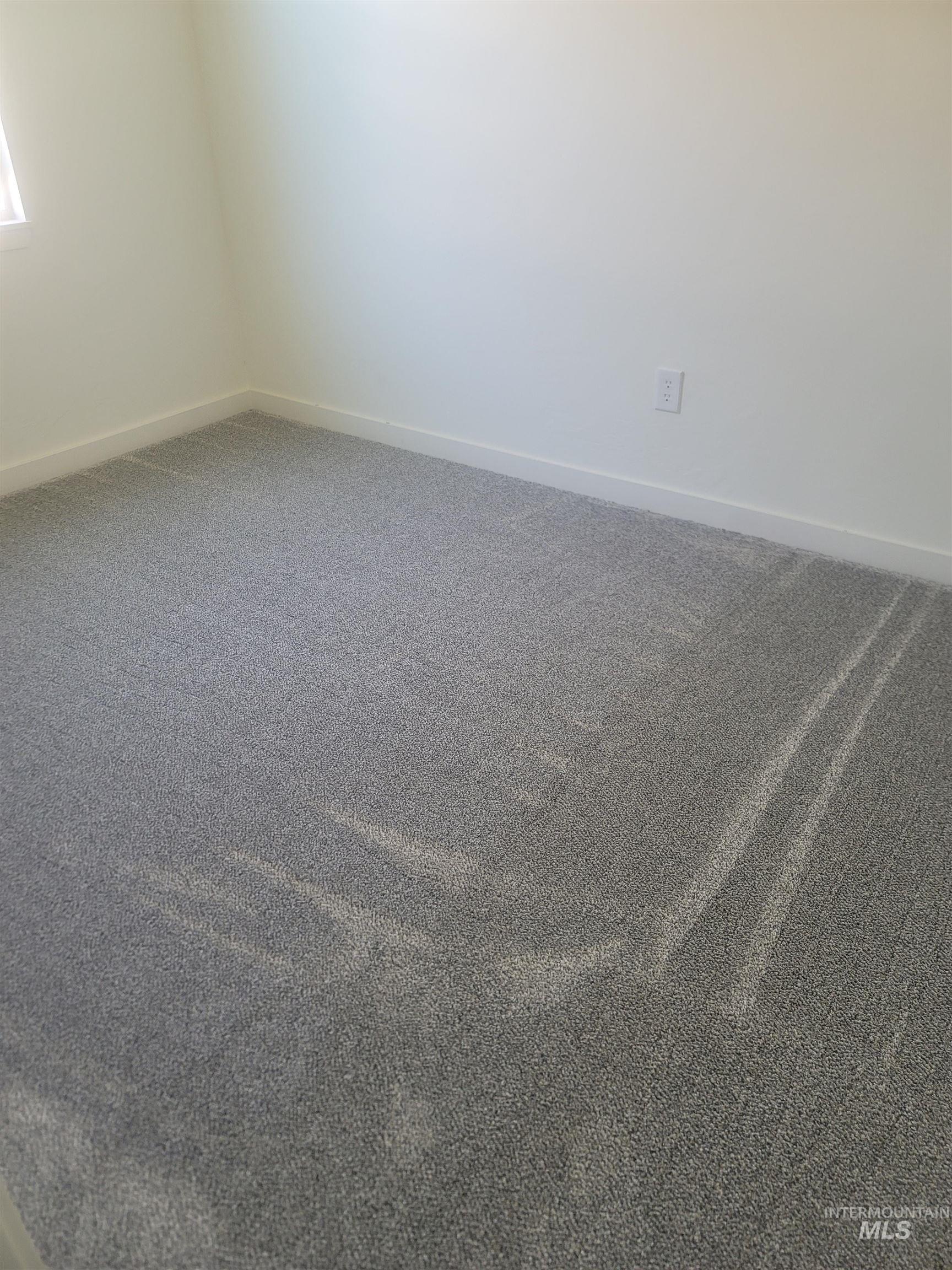 939 Craven Ave Property Photo 7