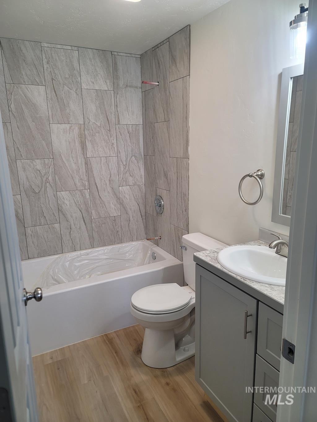 939 Craven Ave Property Photo 10