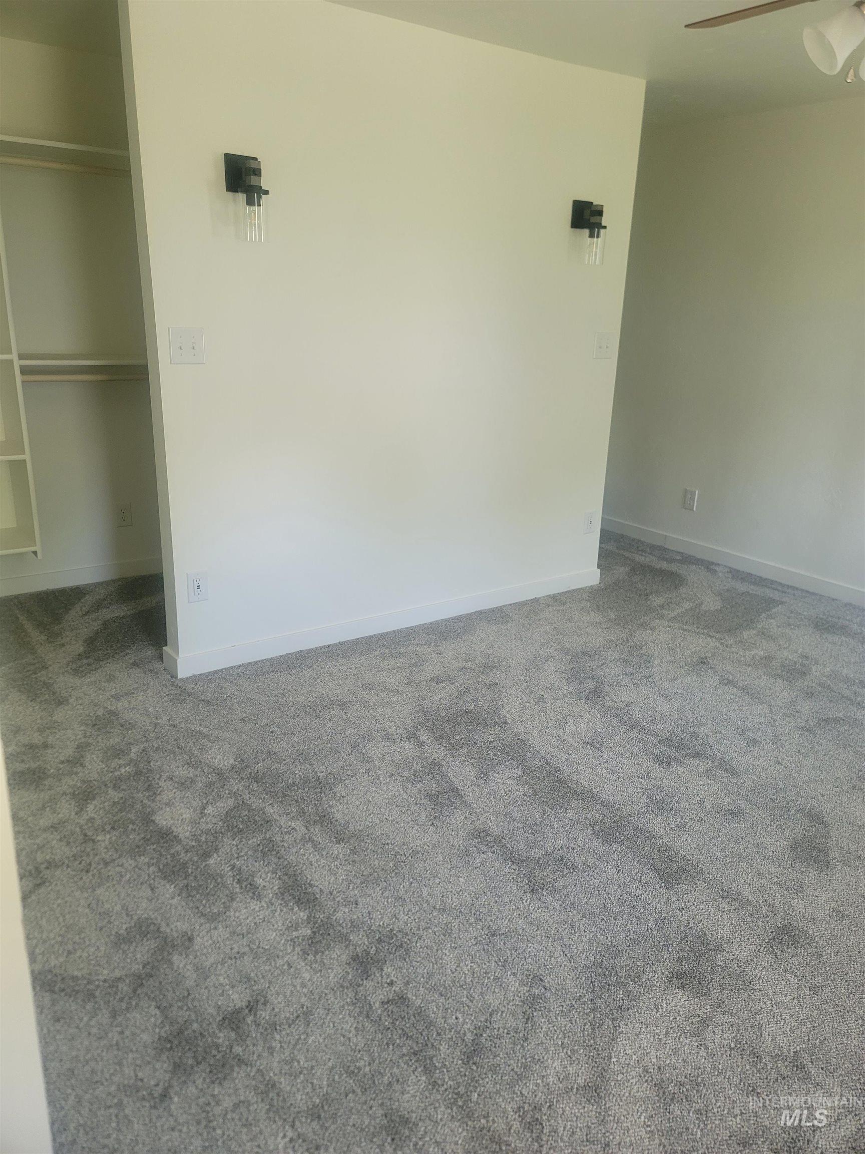 939 Craven Ave Property Photo 11