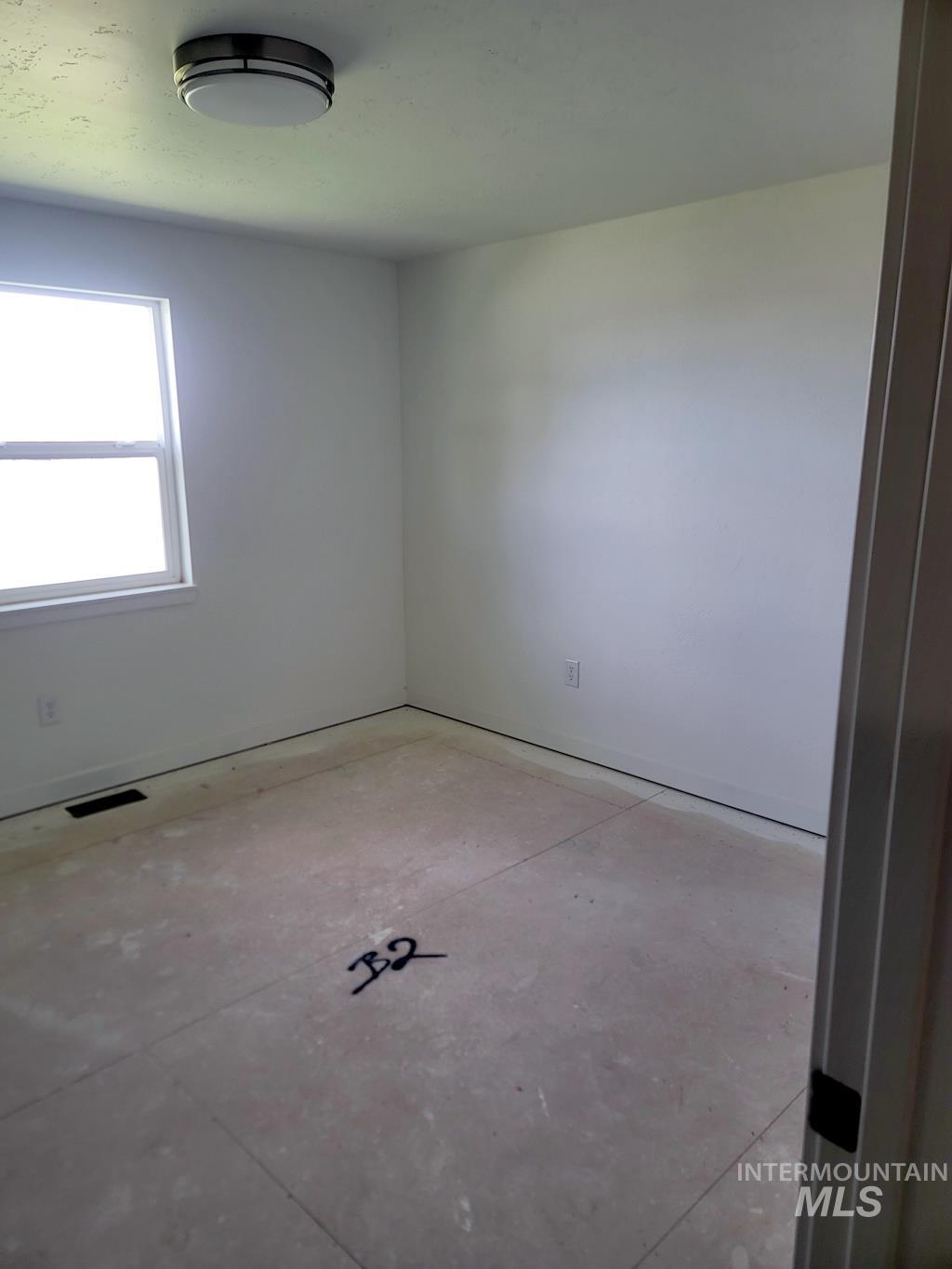 939 Craven Ave Property Photo 13