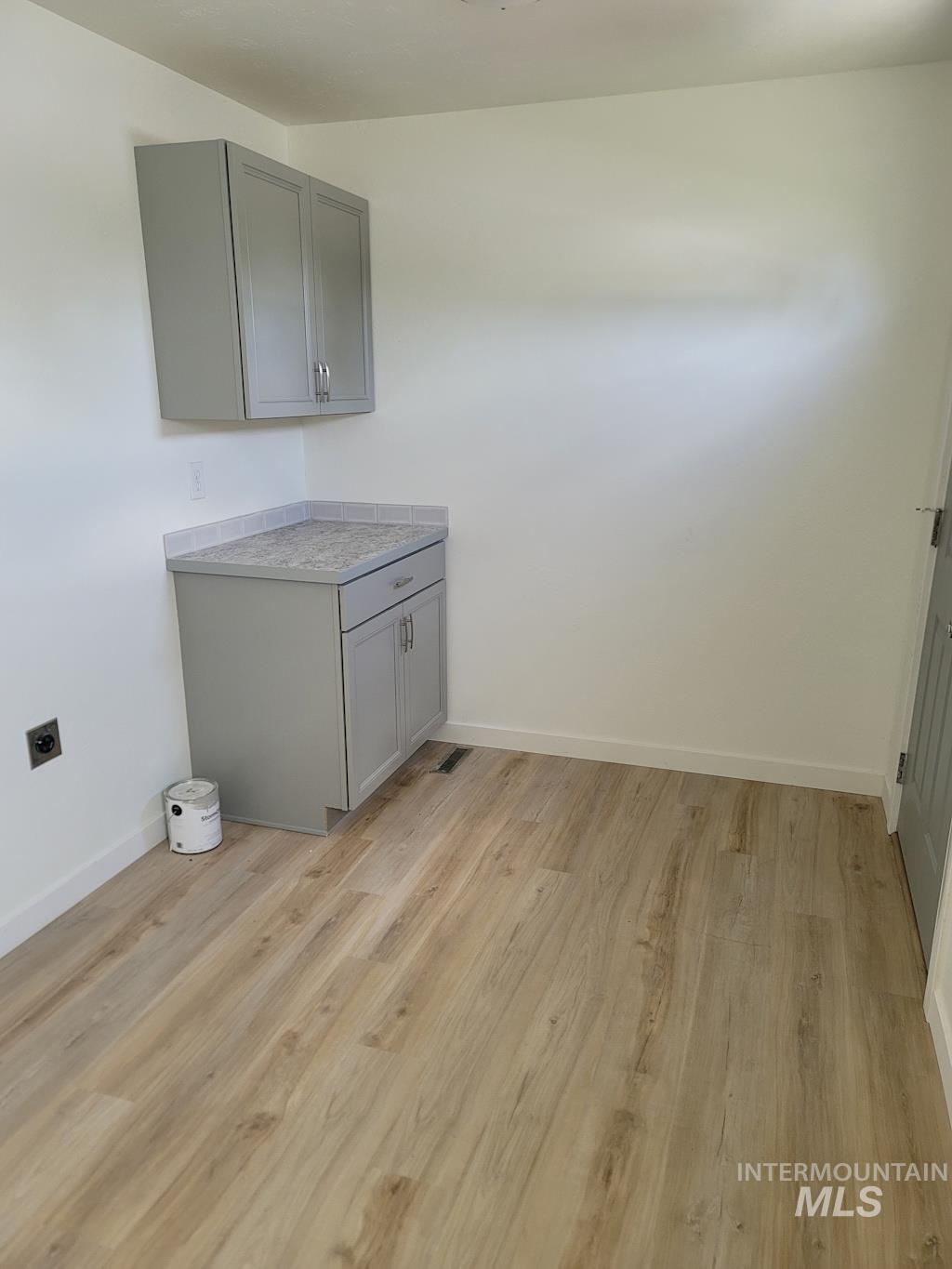 939 Craven Ave Property Photo 18