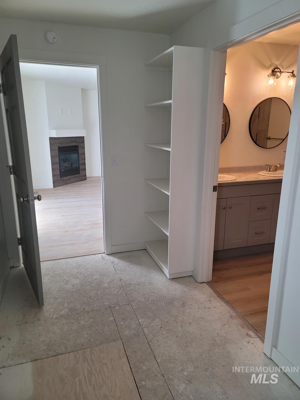 939 Craven Ave Property Photo 21