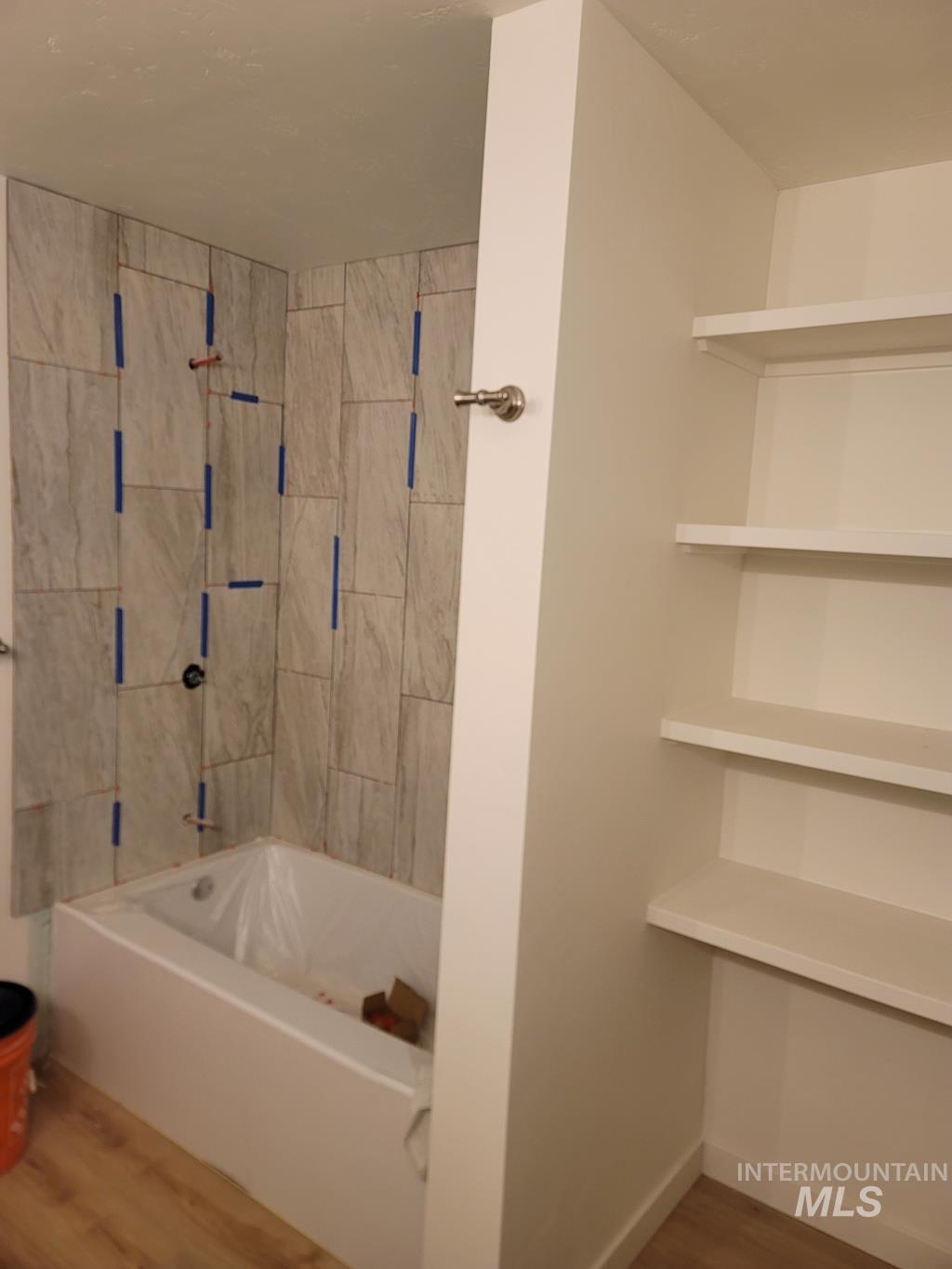 939 Craven Ave Property Photo 23