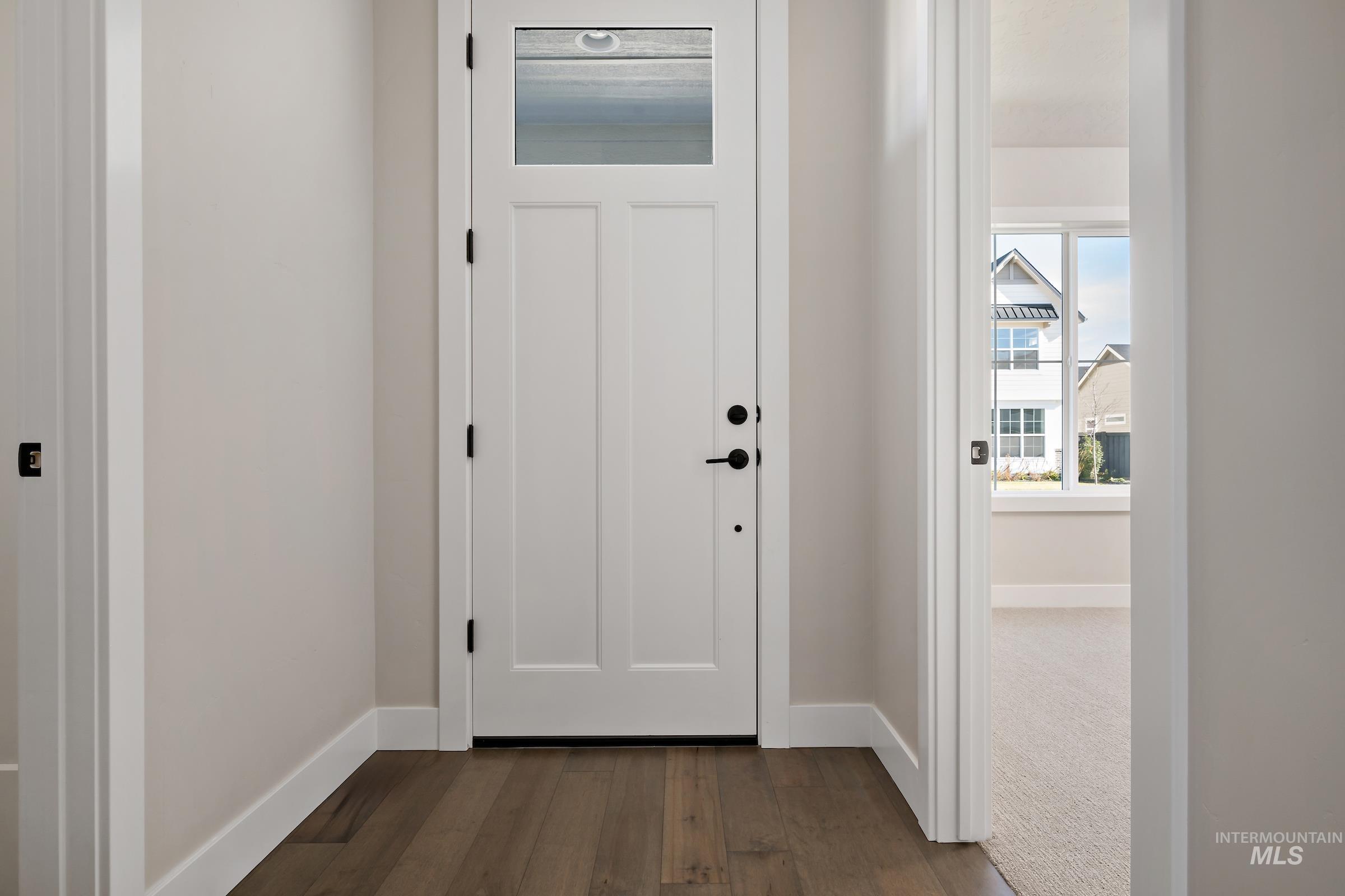 6037 S Hope Ave Property Photo 3