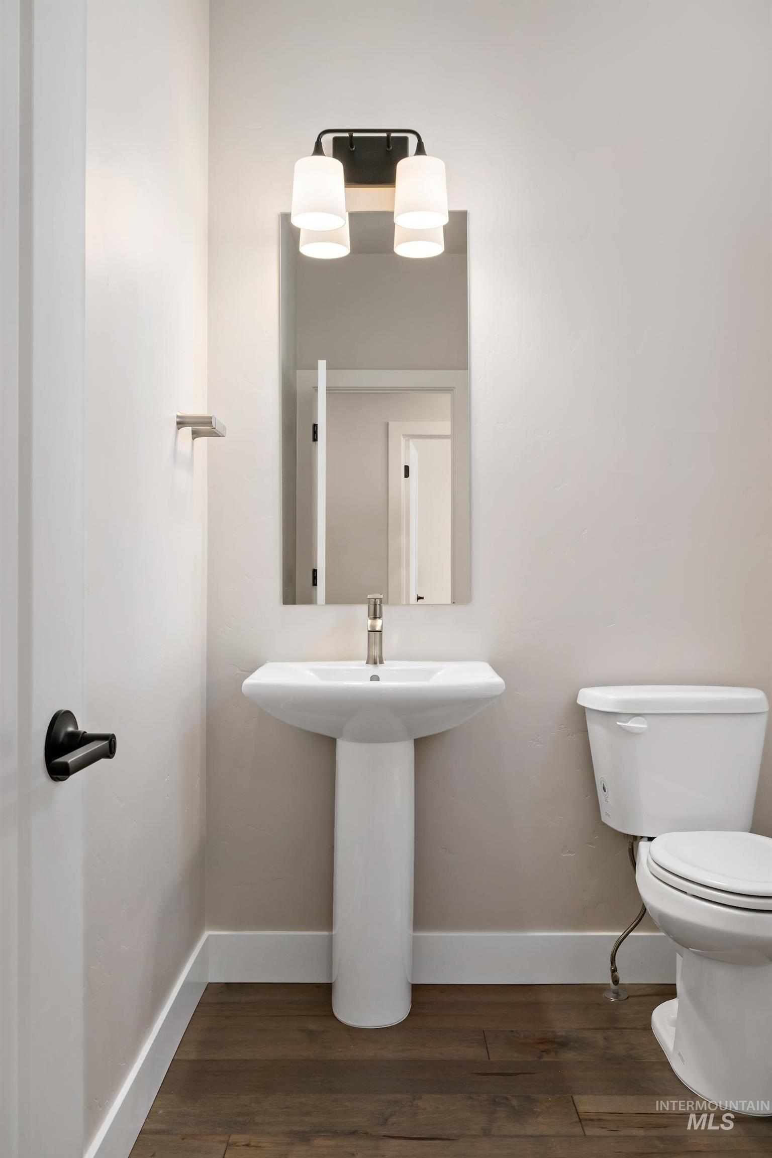 6037 S Hope Ave Property Photo 4