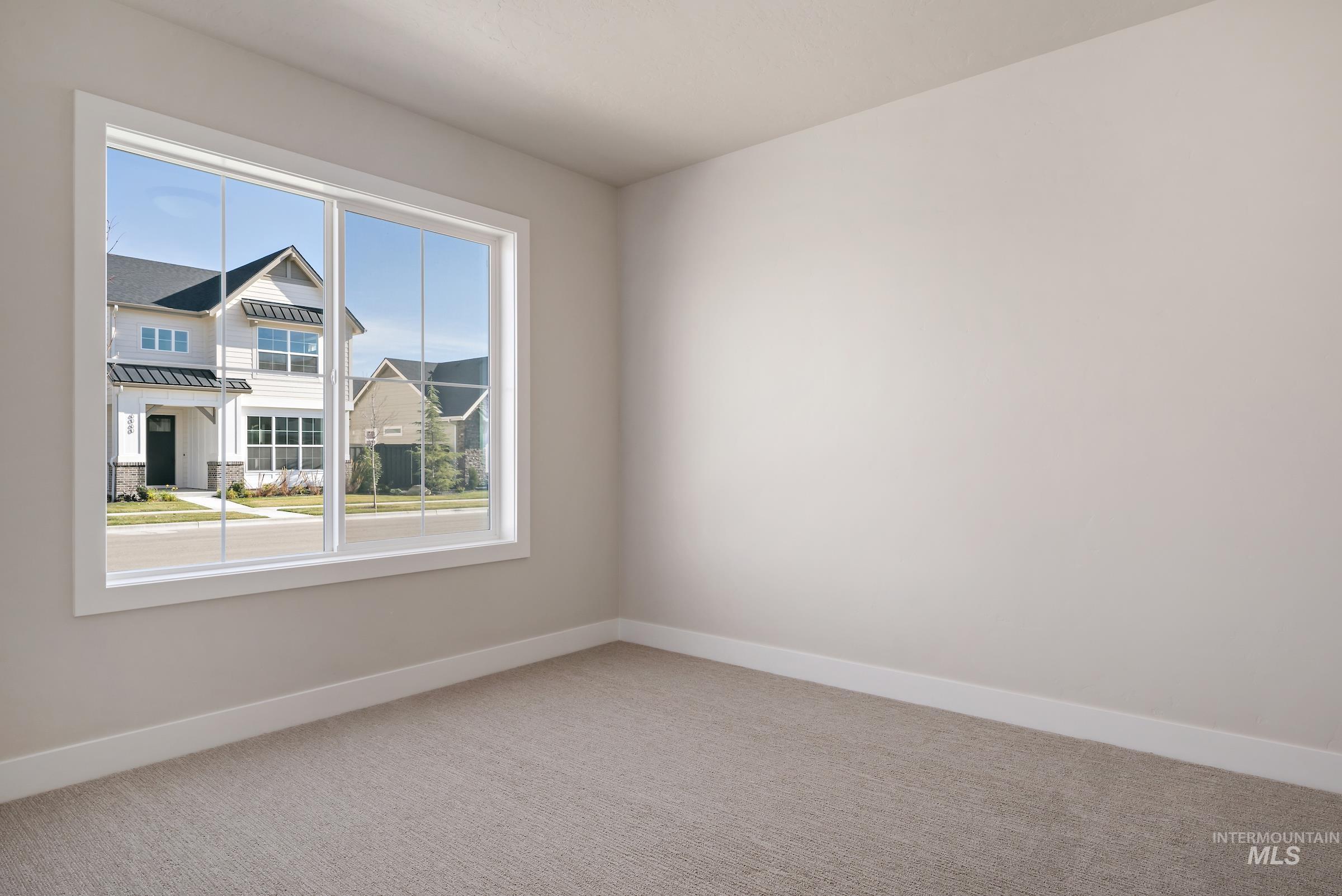 6037 S Hope Ave Property Photo 5