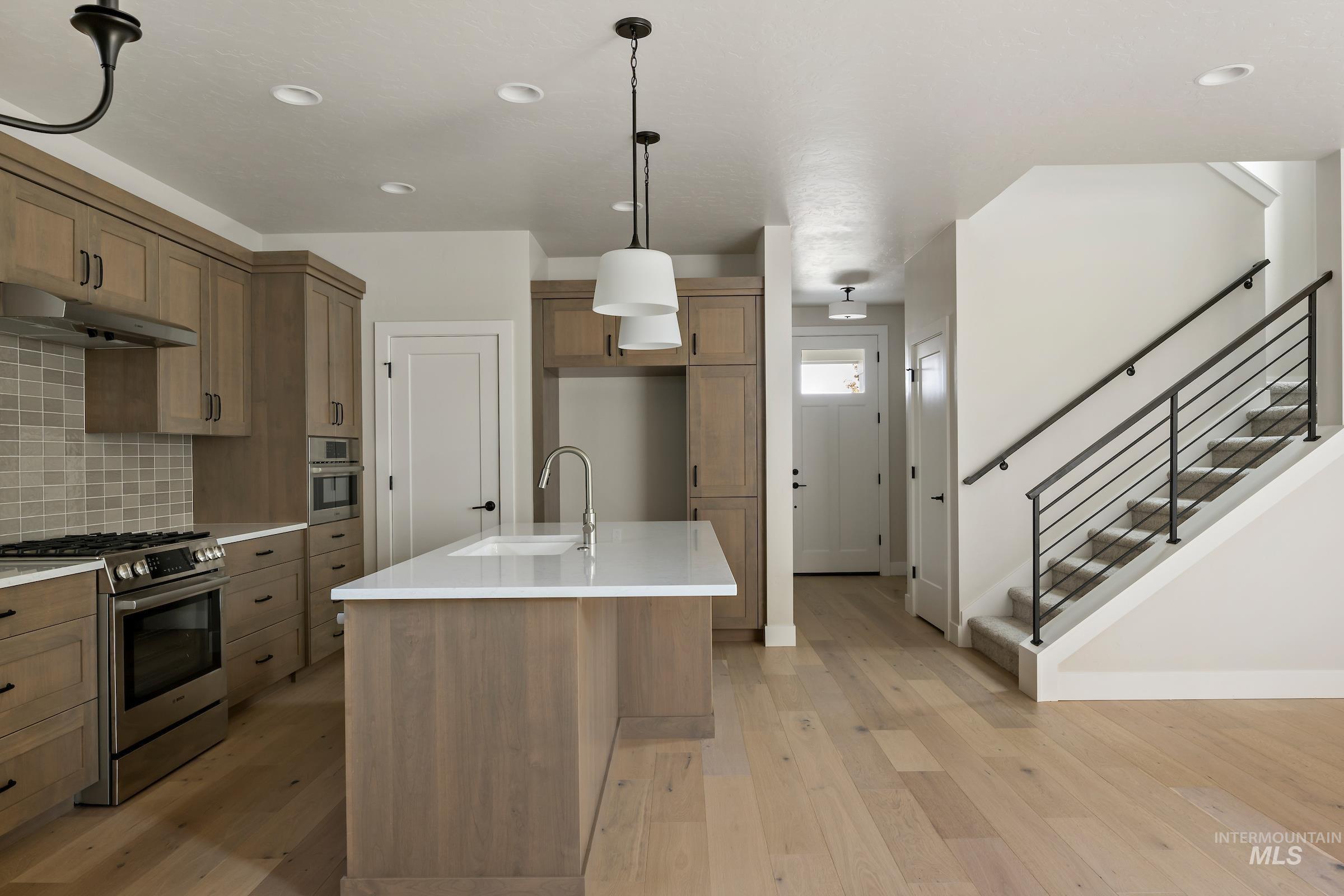 6037 S Hope Ave Property Photo 7