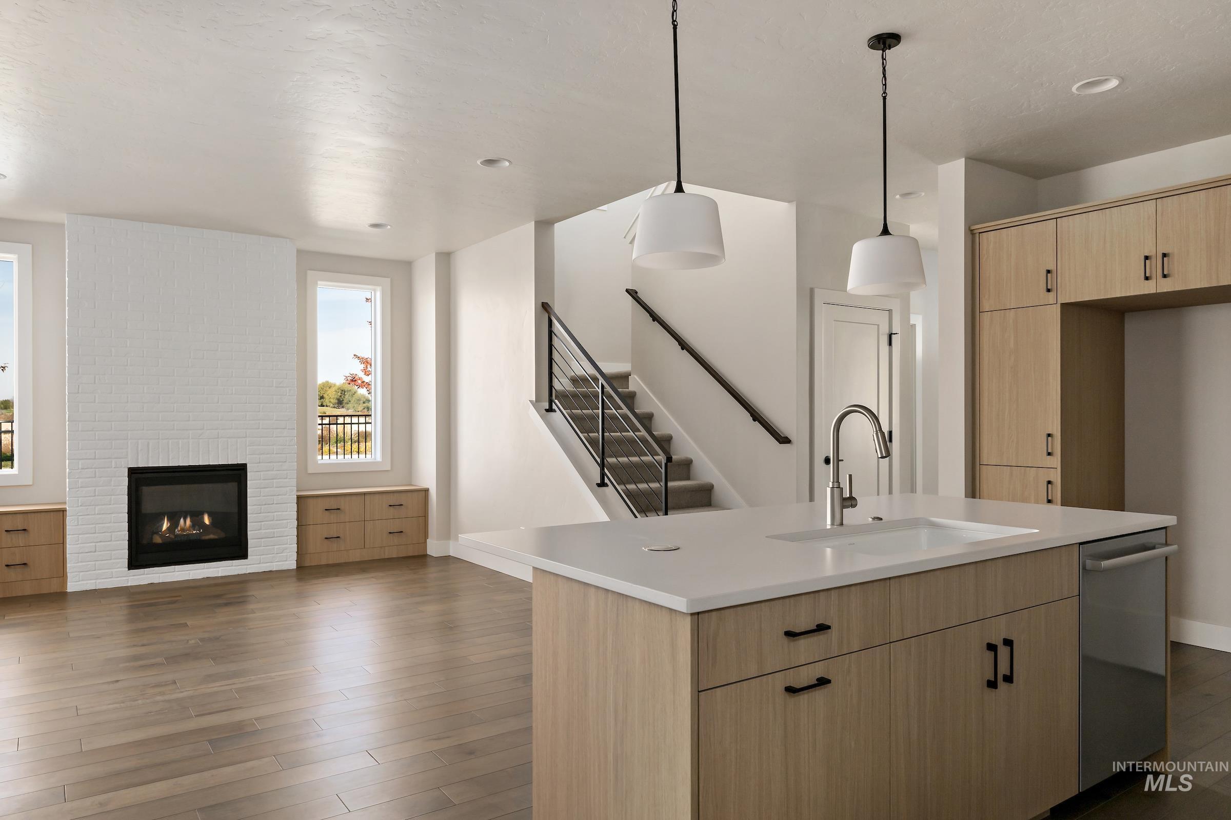 6037 S Hope Ave Property Photo 12