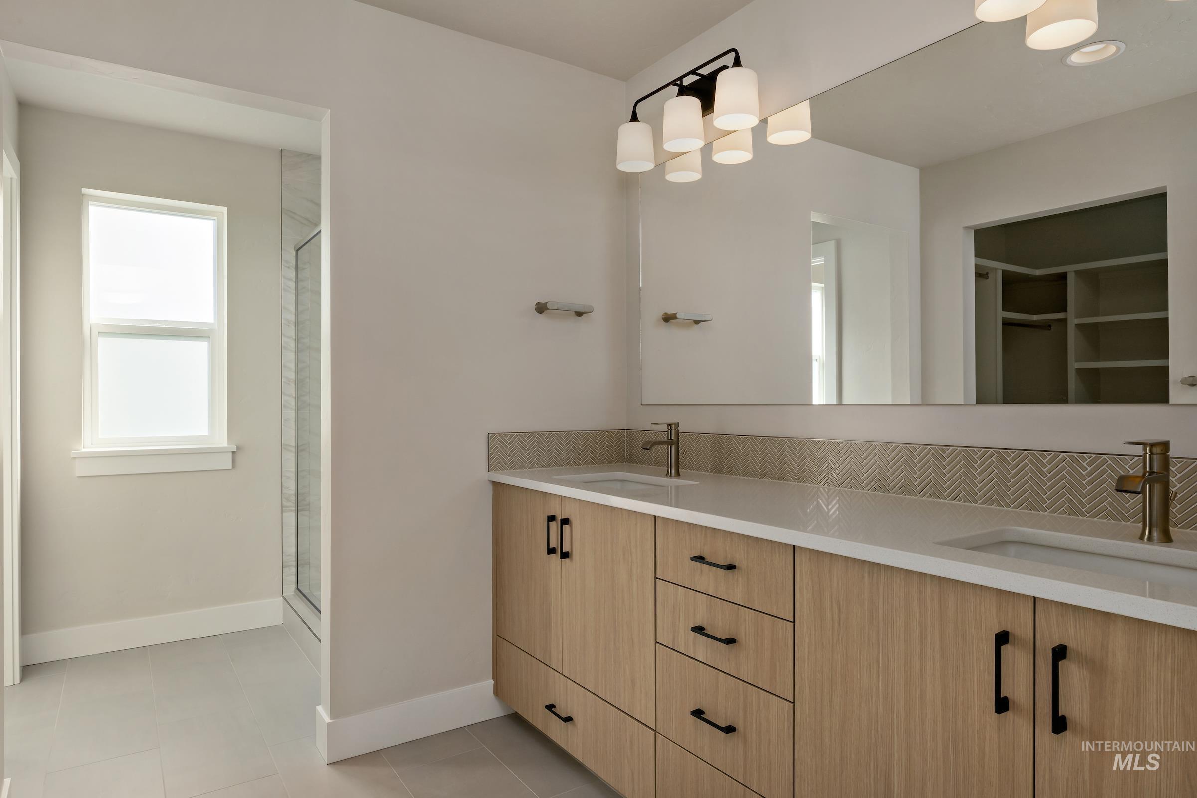 6037 S Hope Ave Property Photo 22