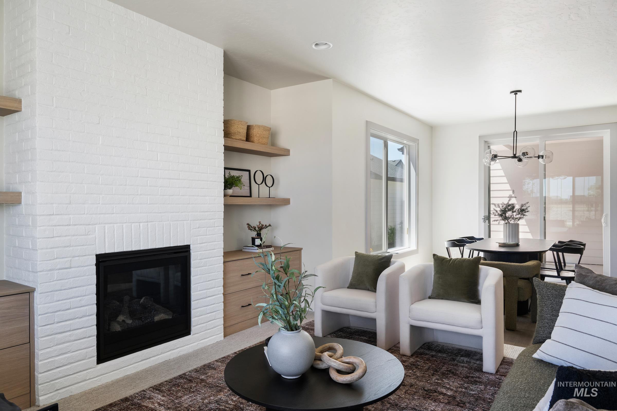 6046 S Hope Ave Property Photo 6