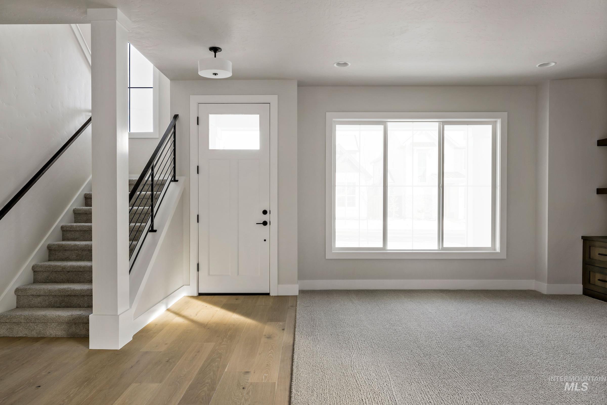 6085 S Hope Ave Property Photo 3