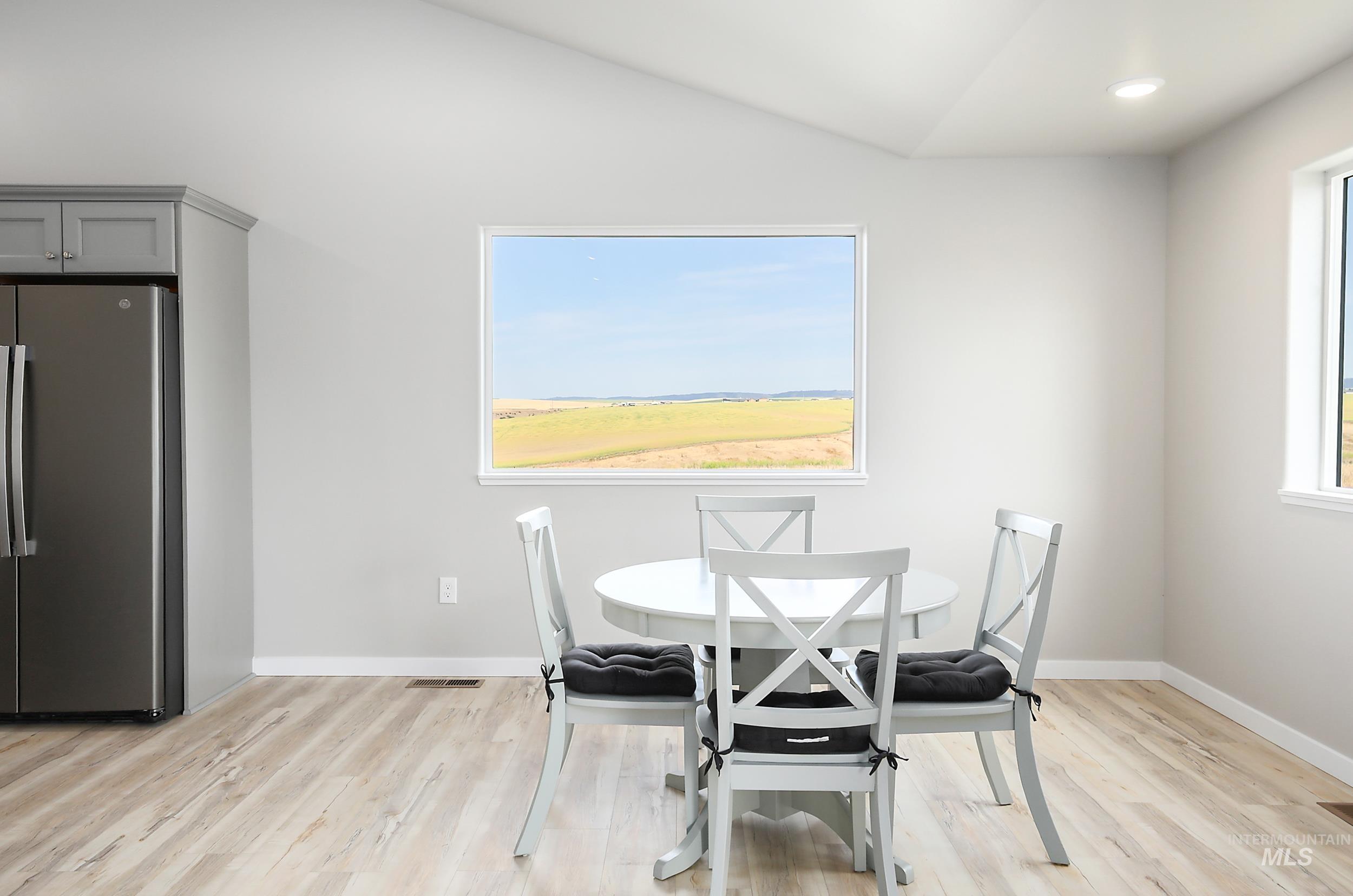 1736 Golden Hills Dr Property Photo 15