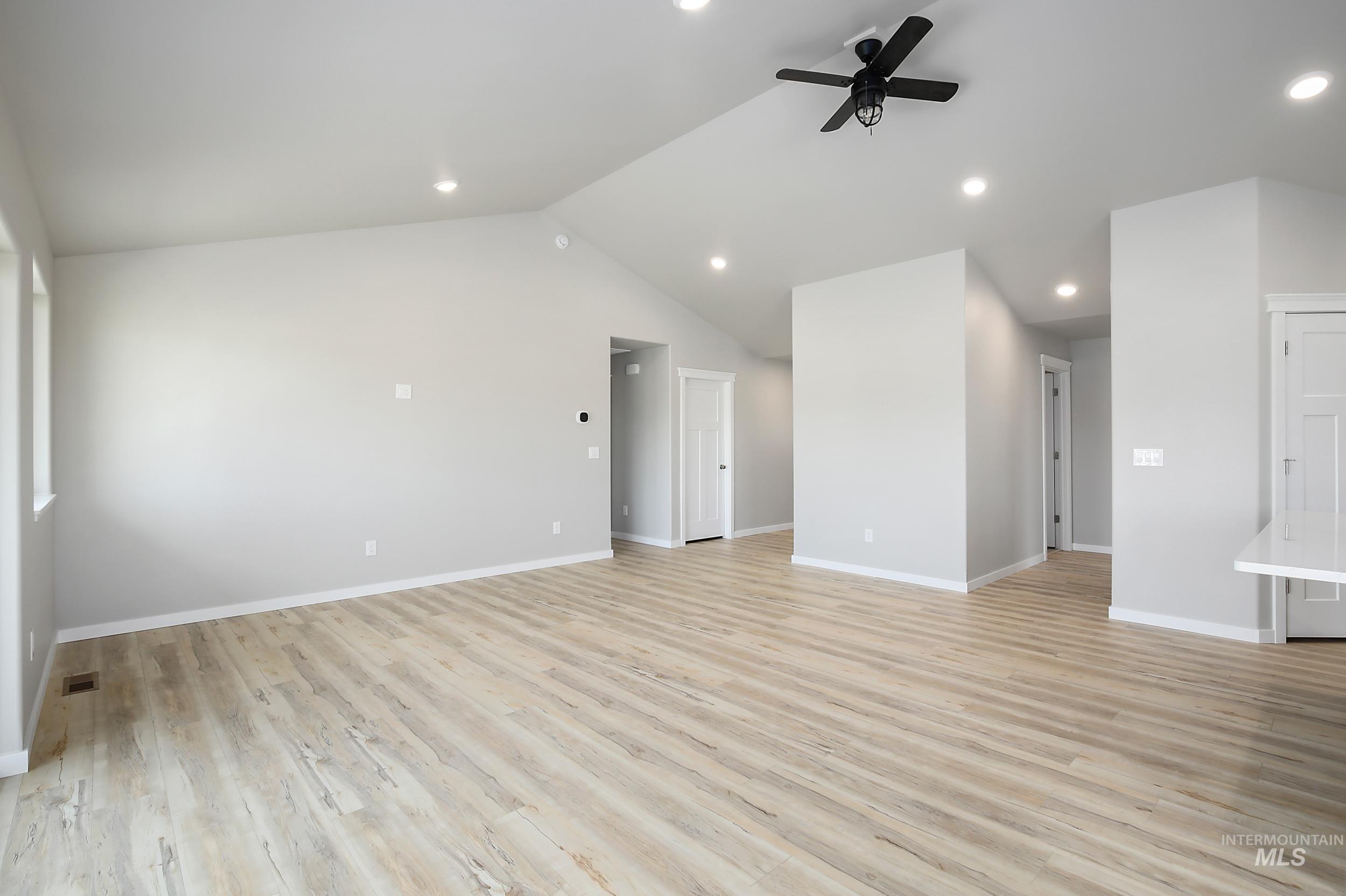 1736 Golden Hills Dr Property Photo 16