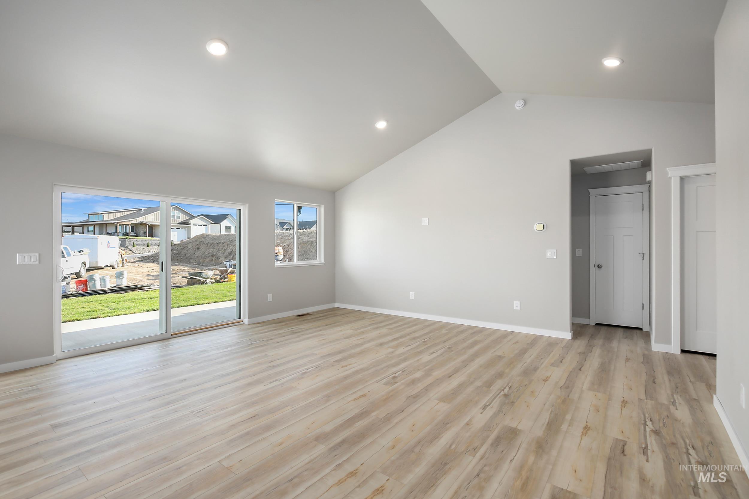 1736 Golden Hills Dr Property Photo 17