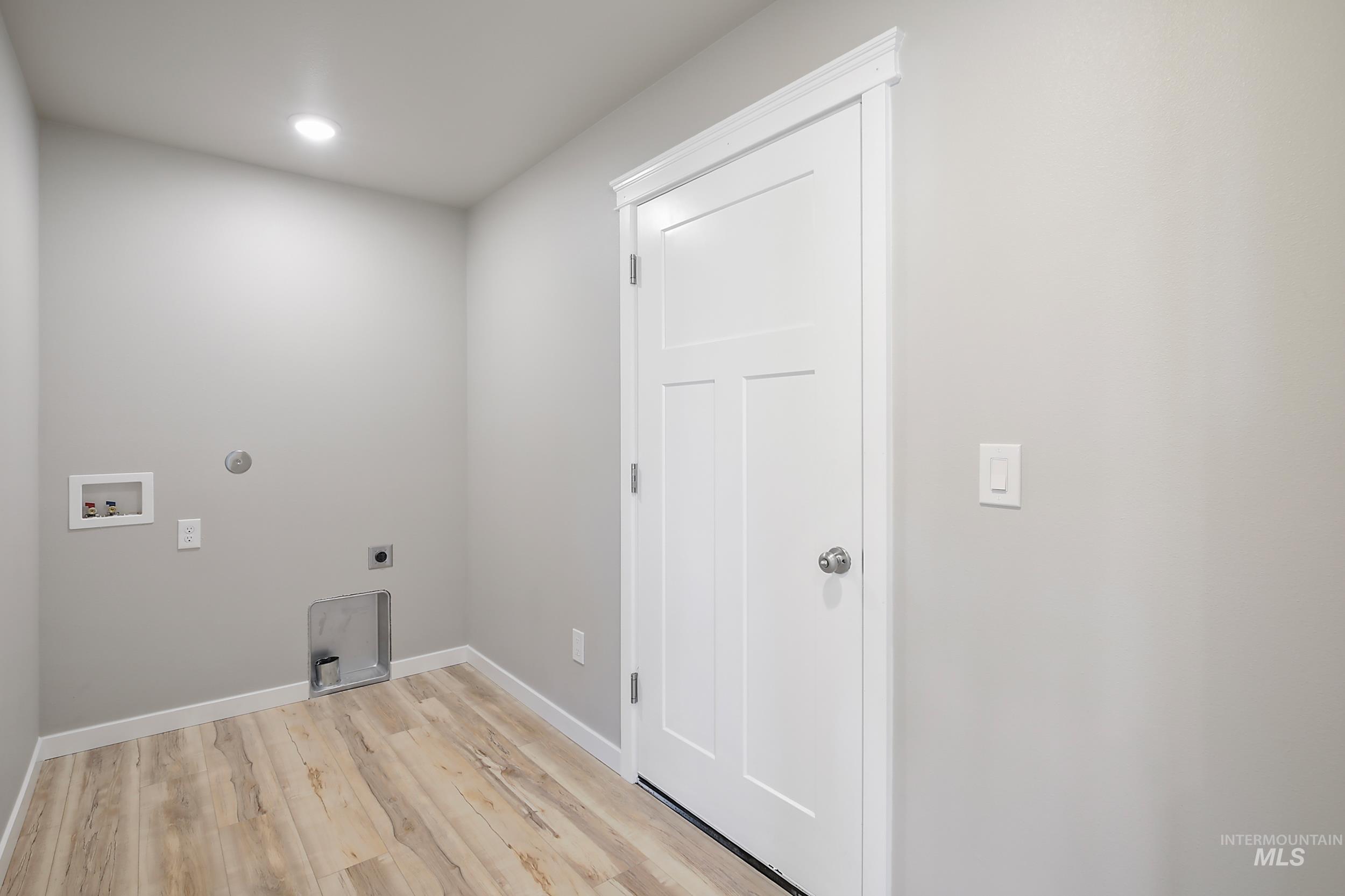 1736 Golden Hills Dr Property Photo 34