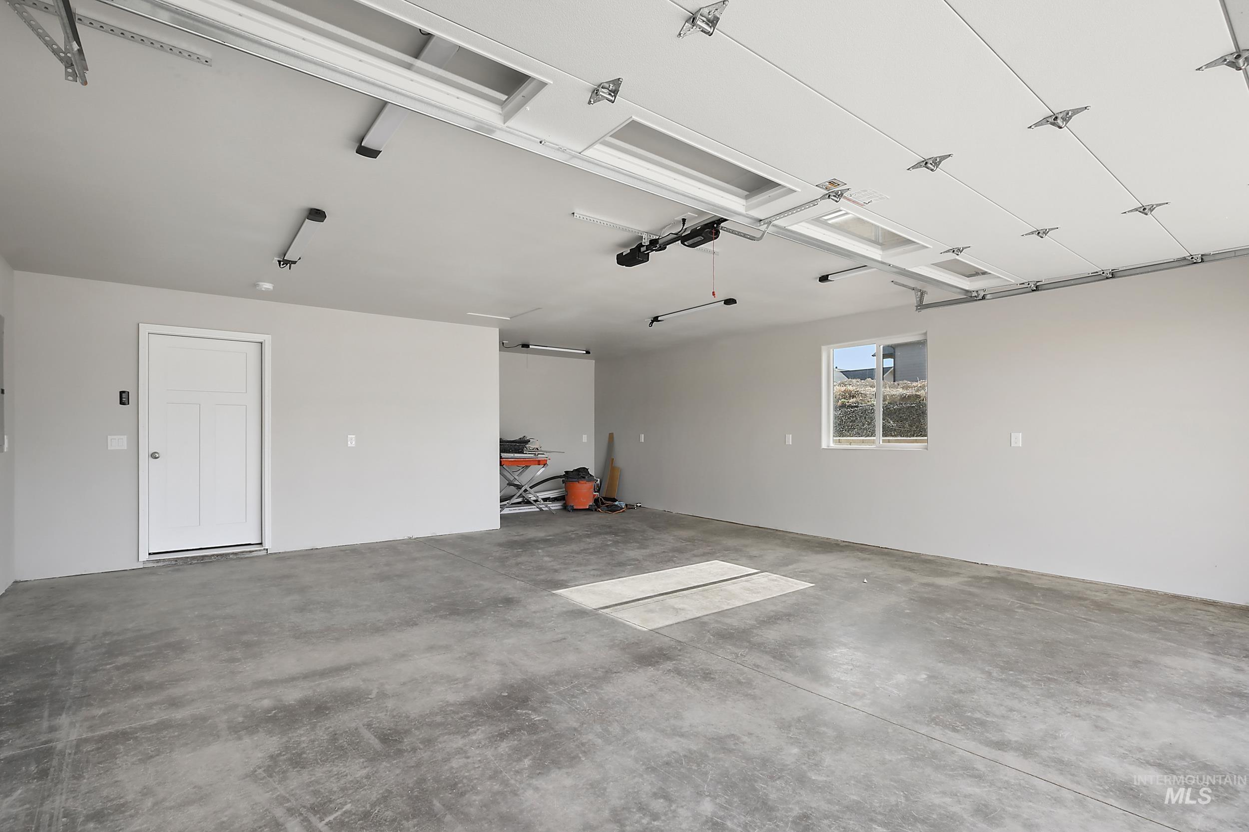 1736 Golden Hills Dr Property Photo 35