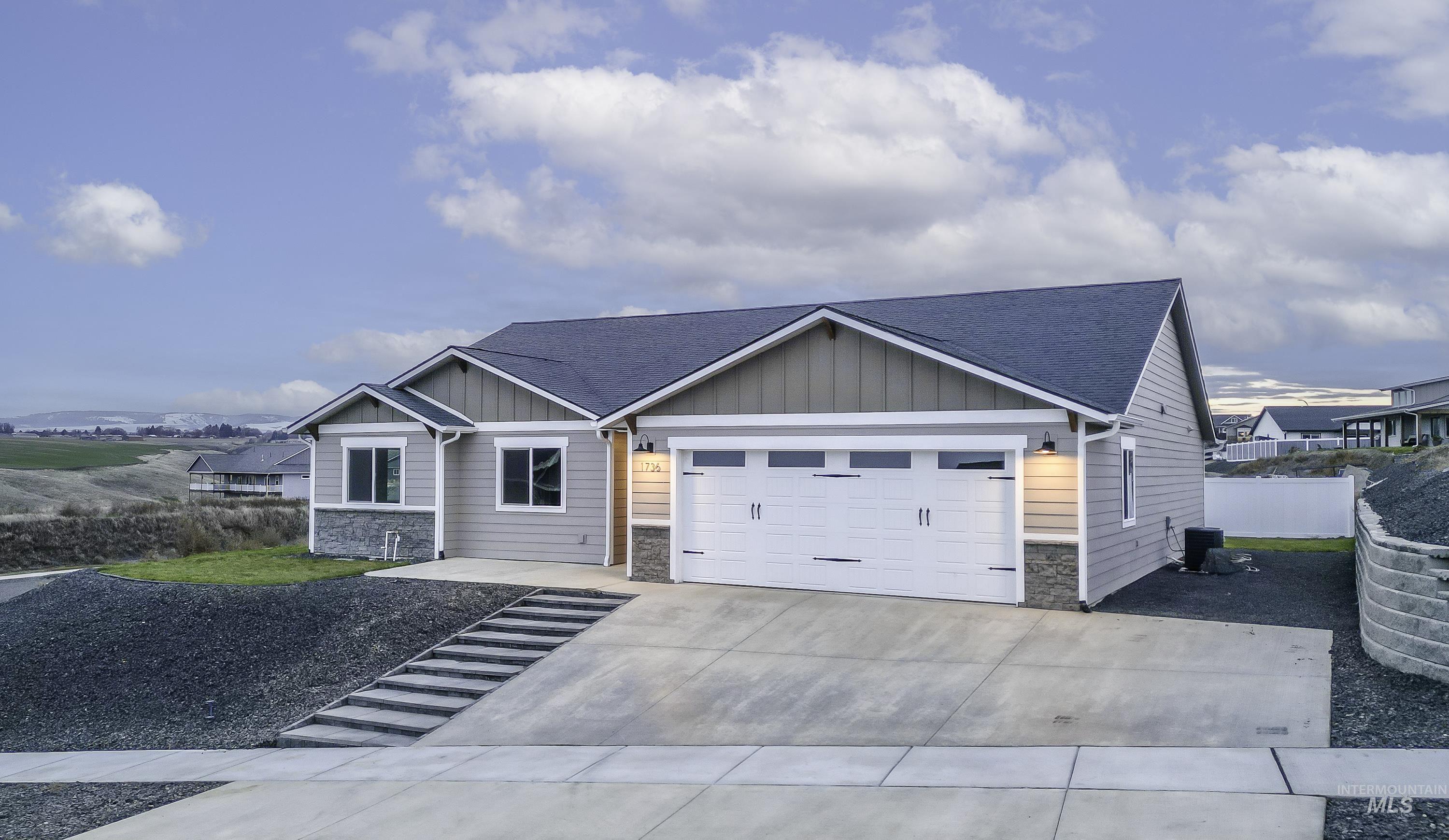 1736 Golden Hills Dr Property Photo 41