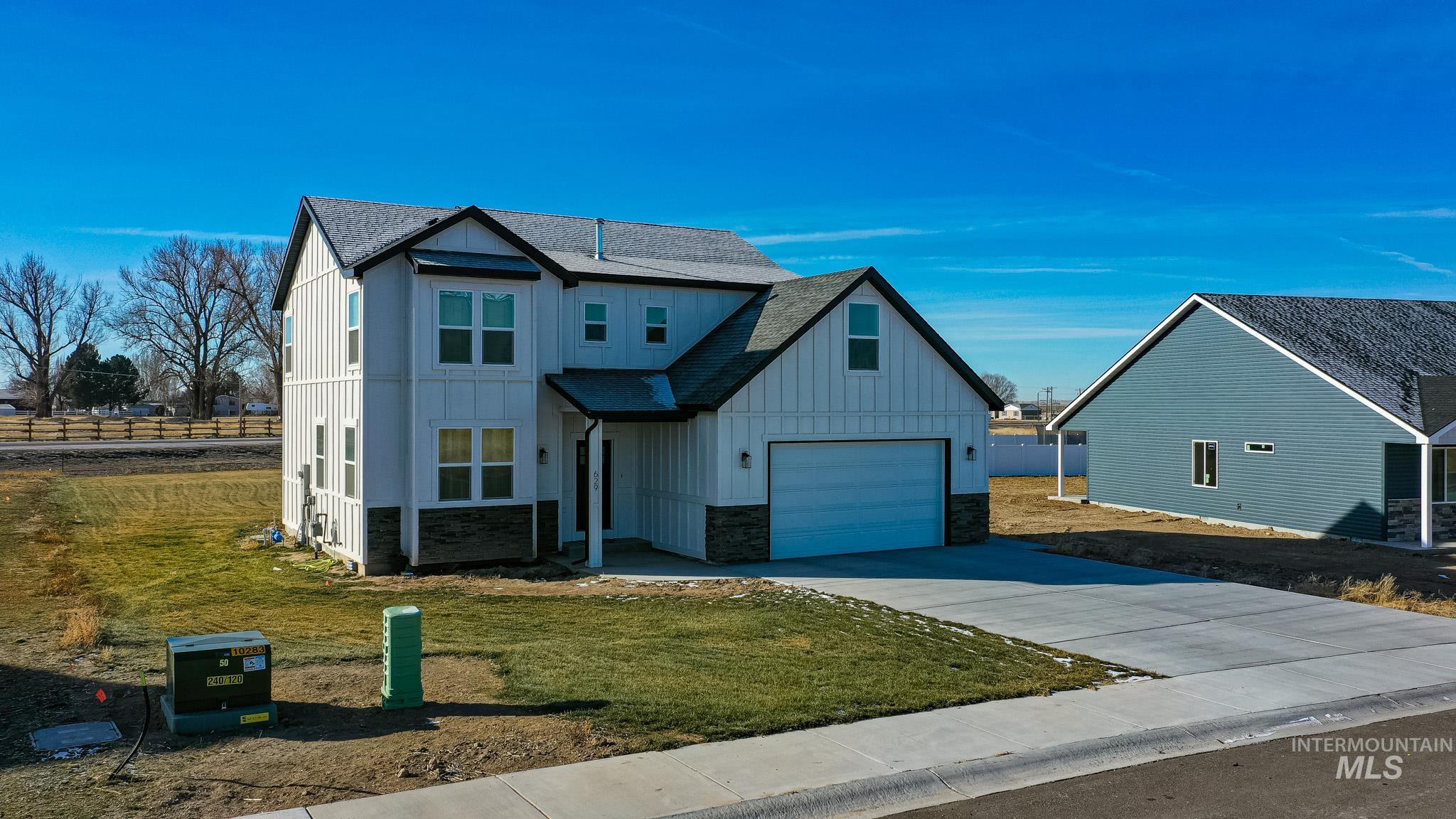 629 Manning Circle Property Photo 2