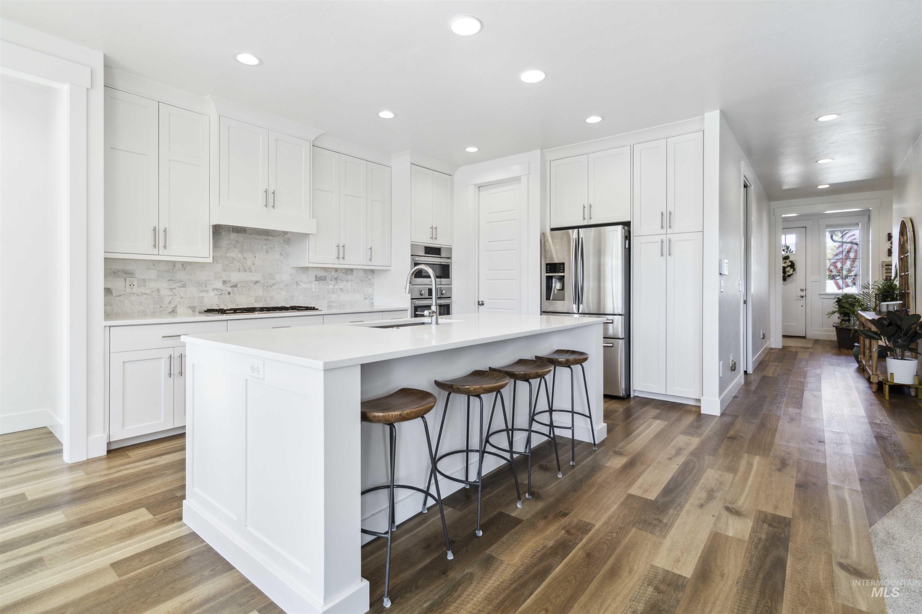 5916 S Wayland Way Property Photo 1