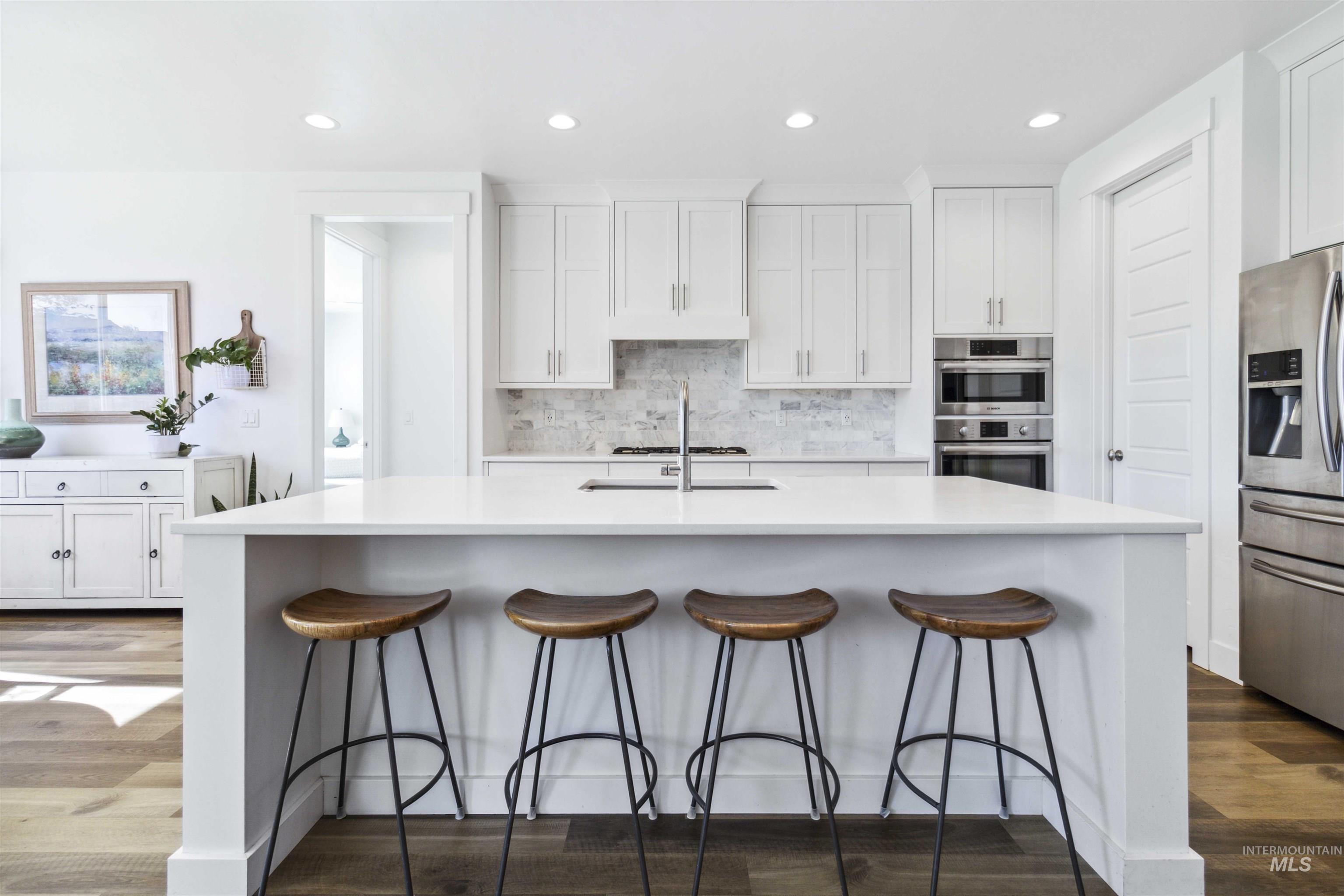 5916 S Wayland Way Property Photo 7