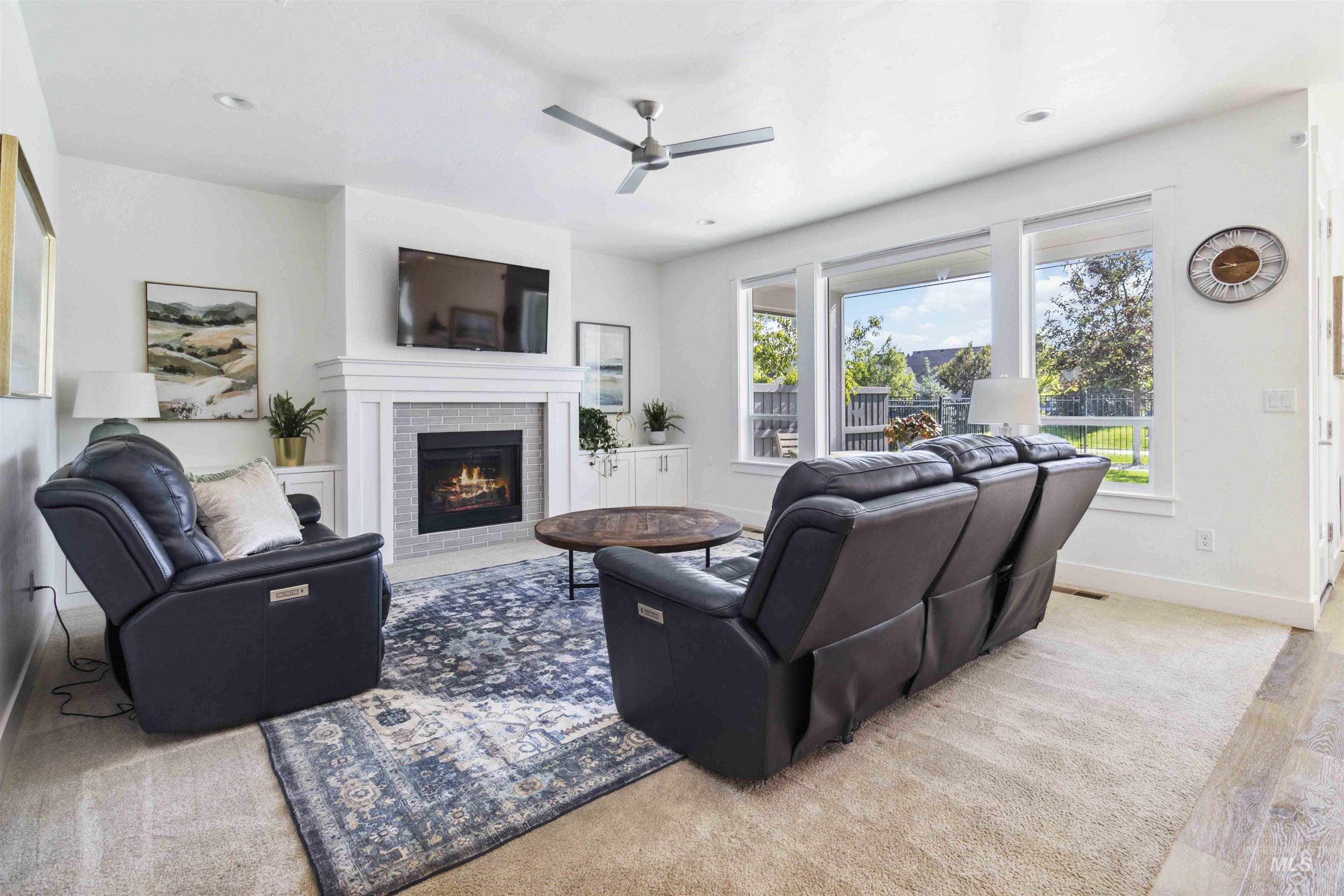 5916 S Wayland Way Property Photo 8