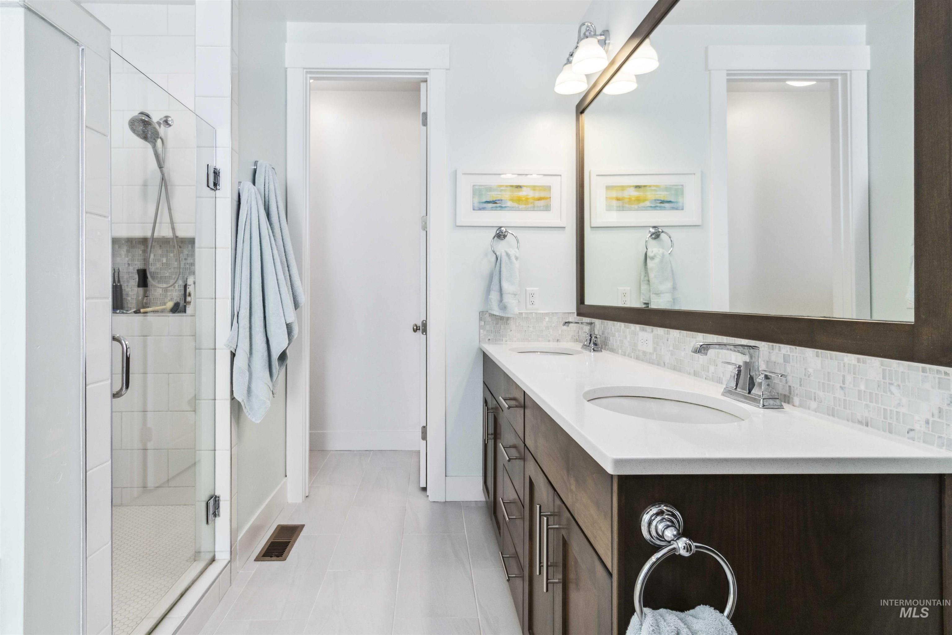 5916 S Wayland Way Property Photo 11