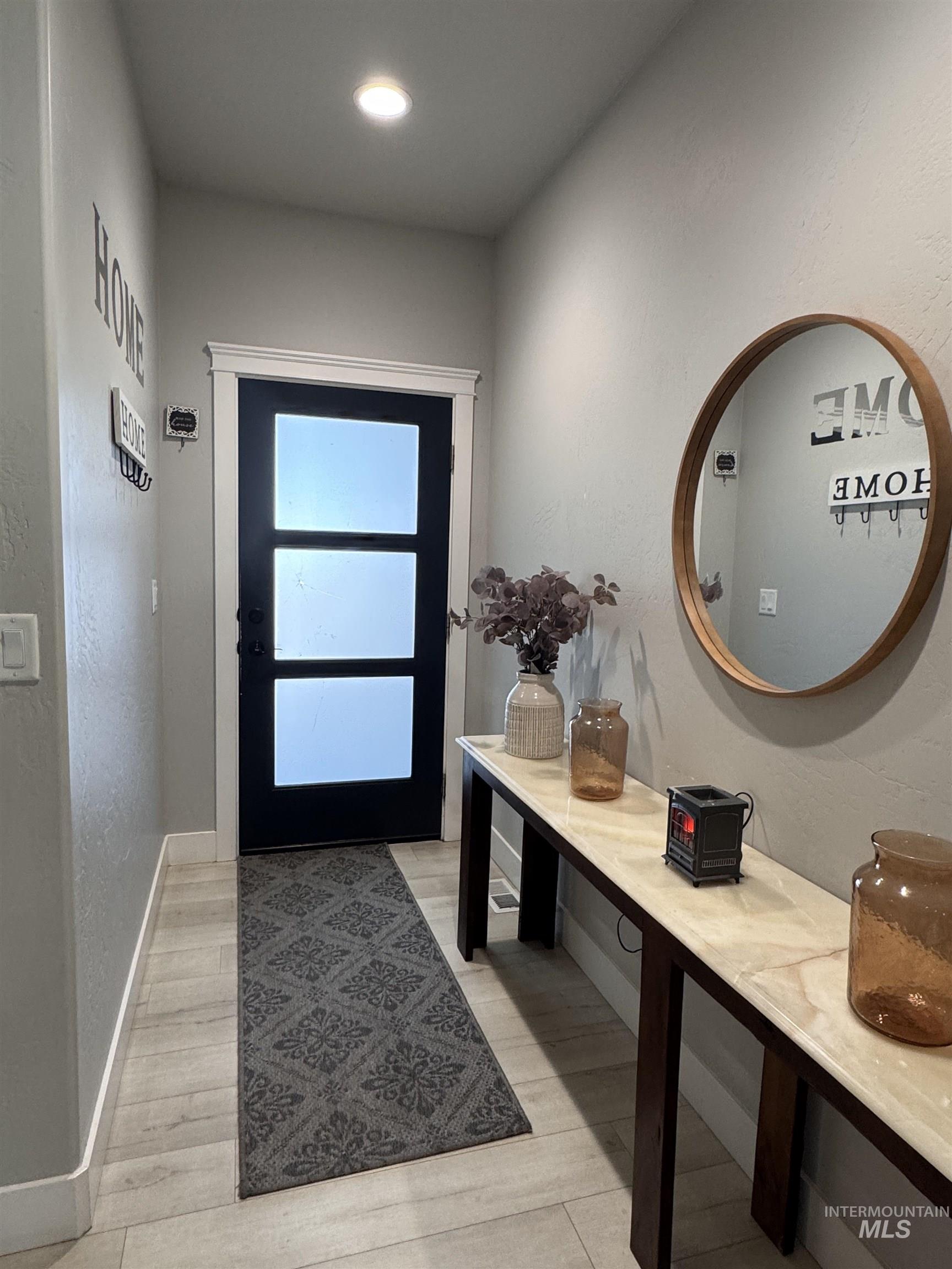 813 Owl Court Property Photo 5