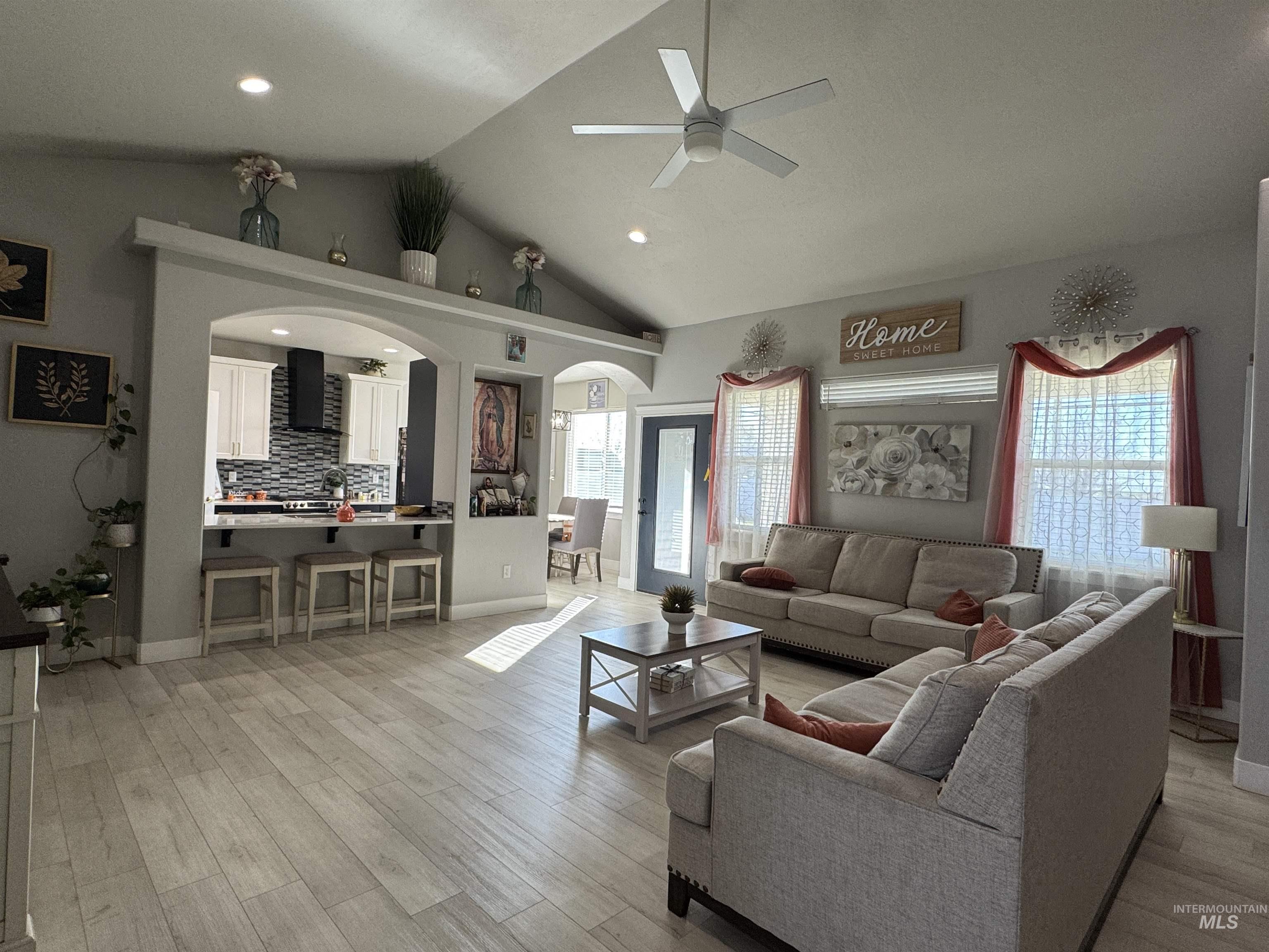 813 Owl Court Property Photo 7