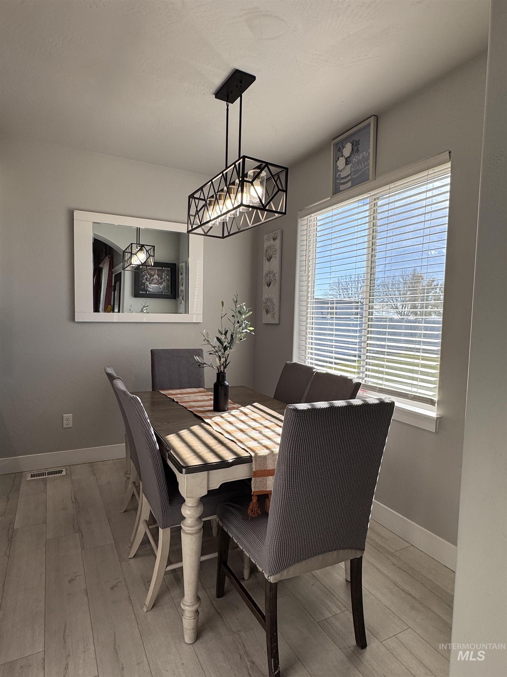 813 Owl Court Property Photo 8