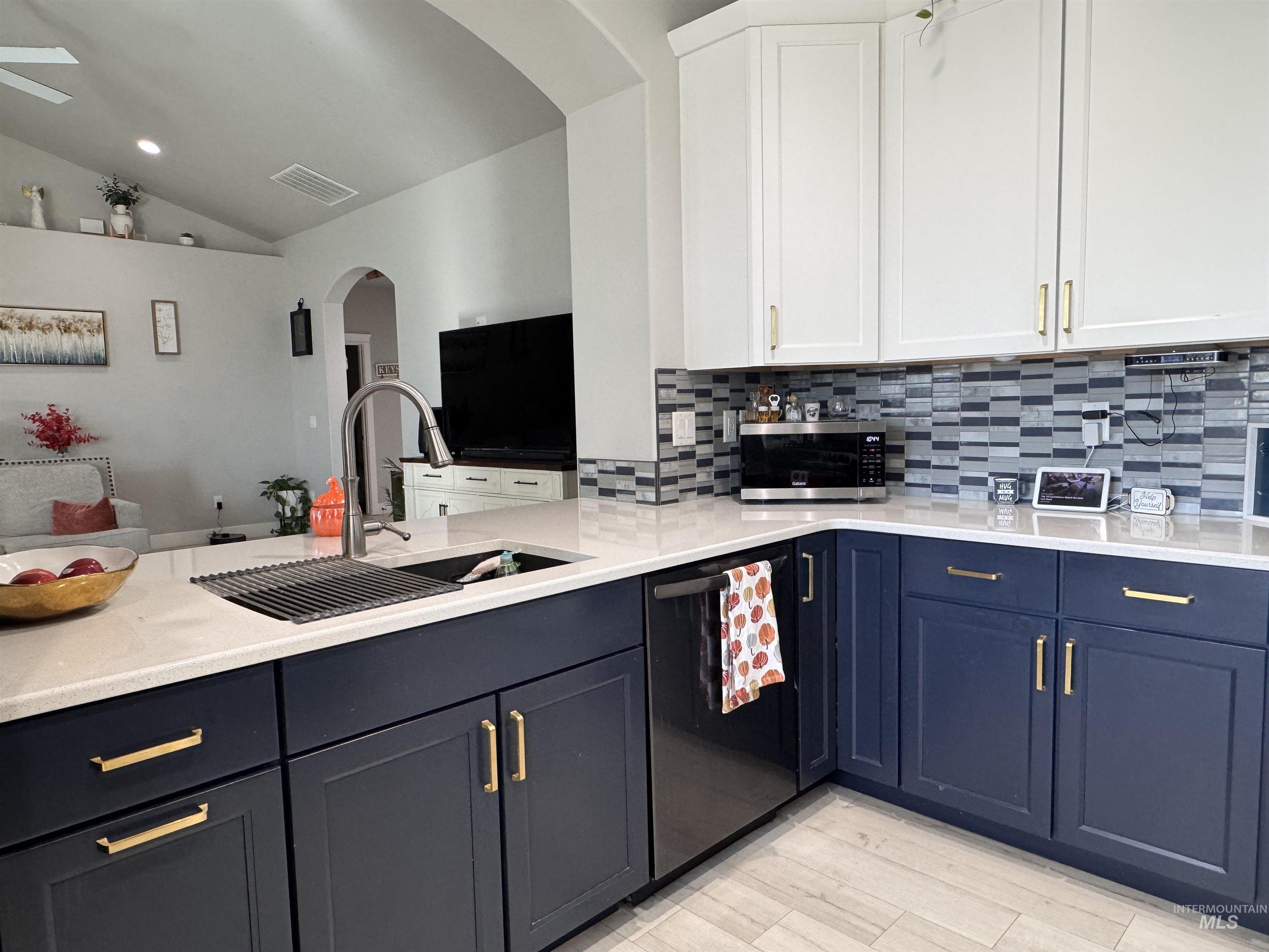 813 Owl Court Property Photo 11