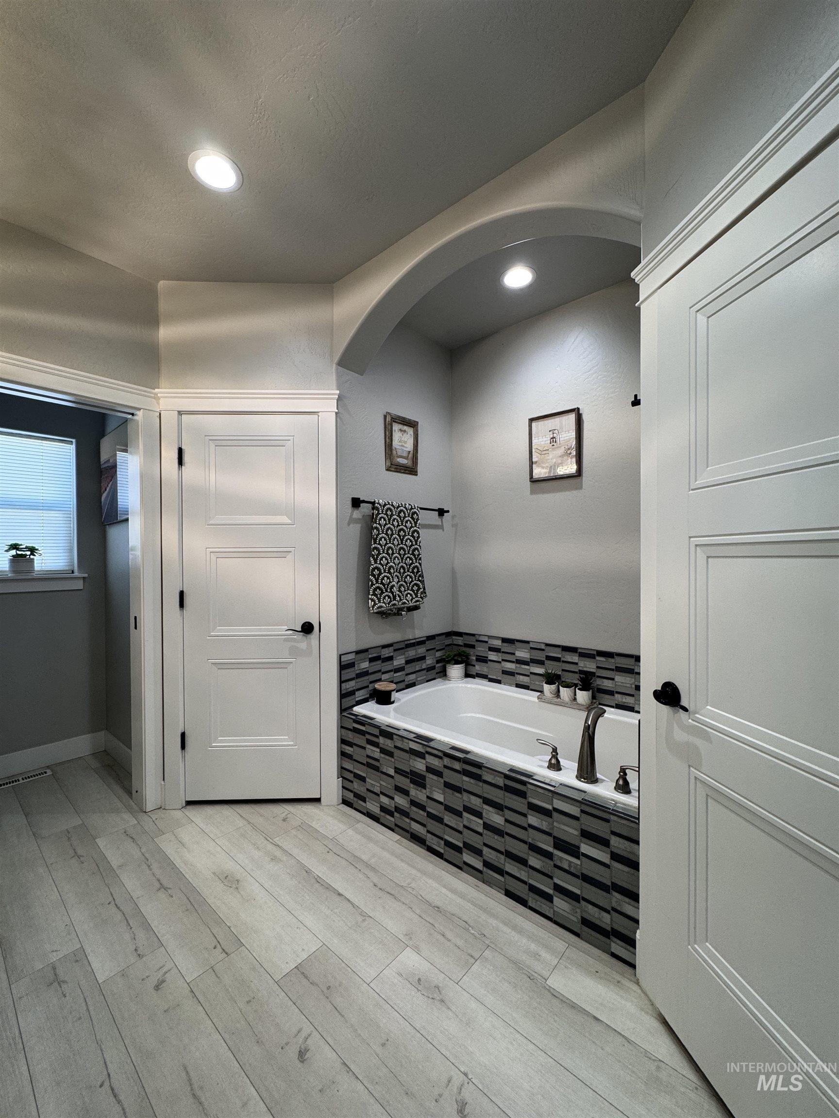 813 Owl Court Property Photo 15