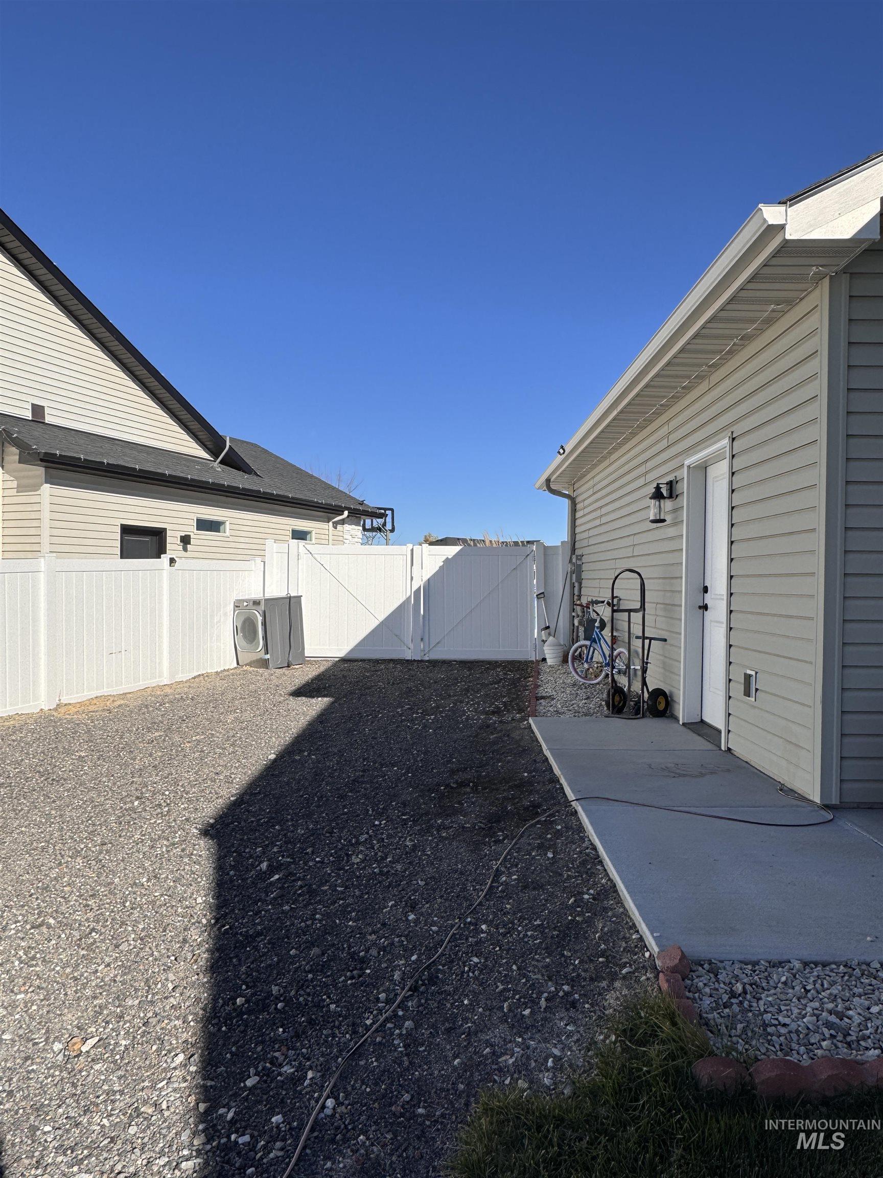 813 Owl Court Property Photo 35