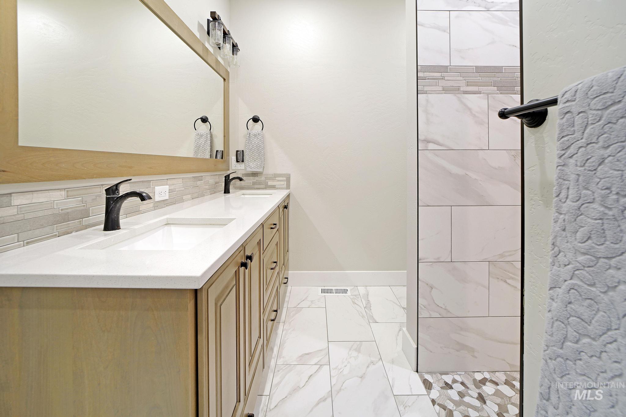 284 Sandi Road Property Photo 7