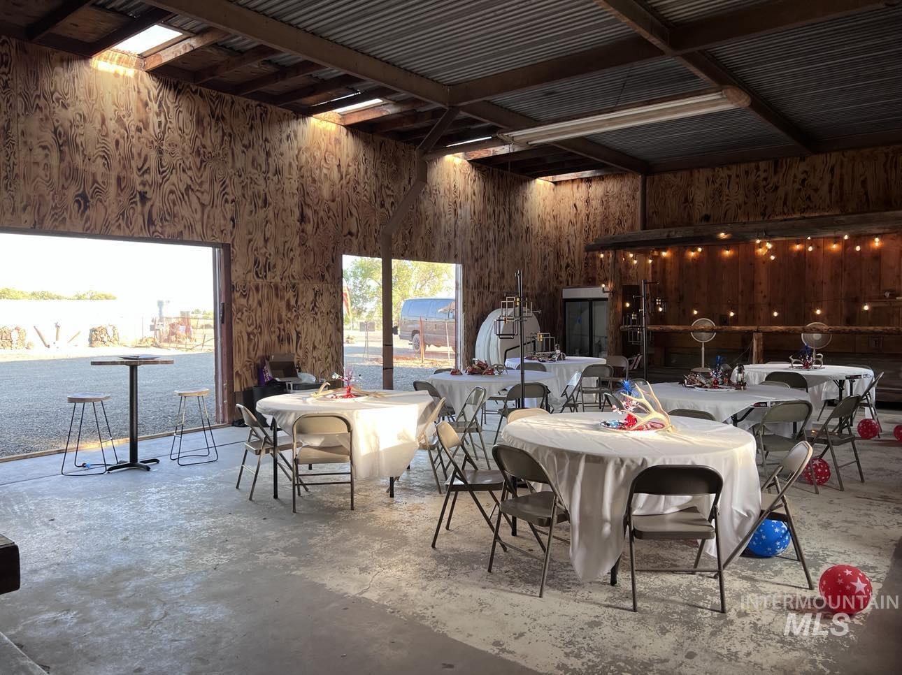 416 W Us Highway 30 Property Photo 10