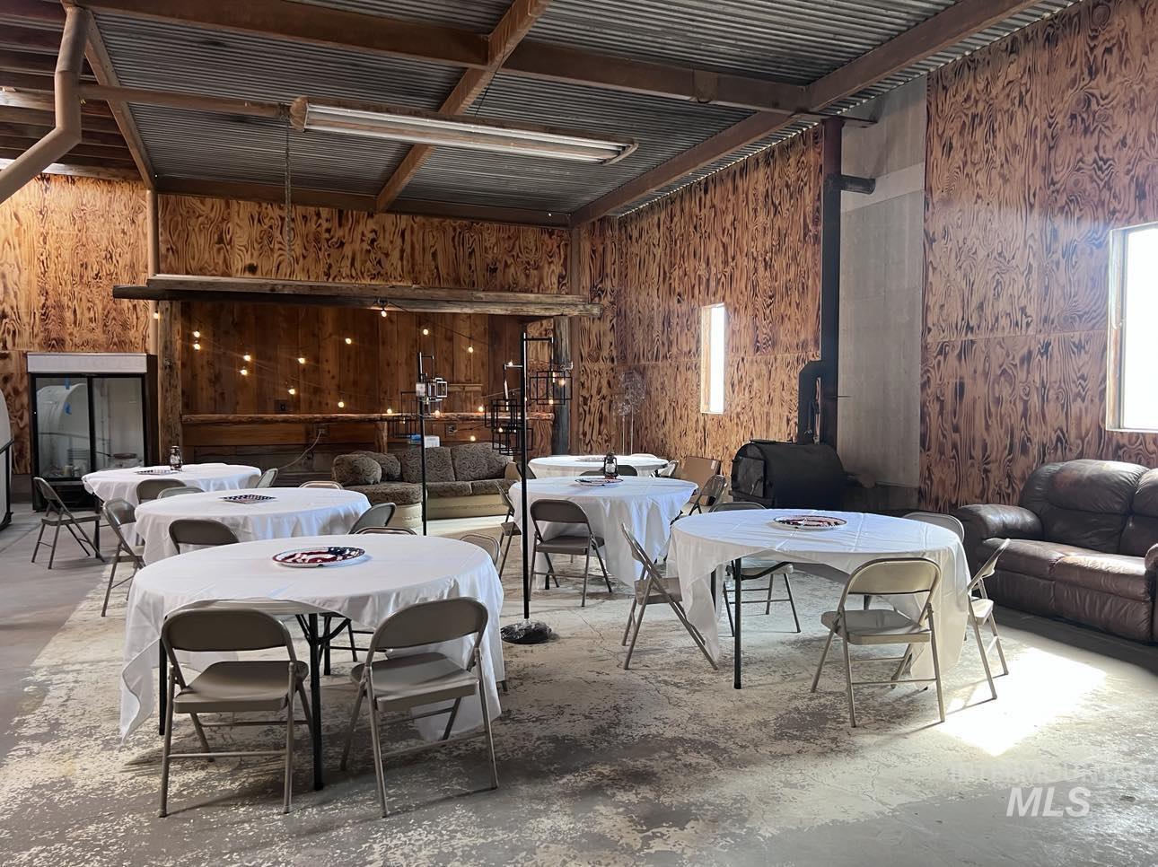 416 W Us Highway 30 Property Photo 11