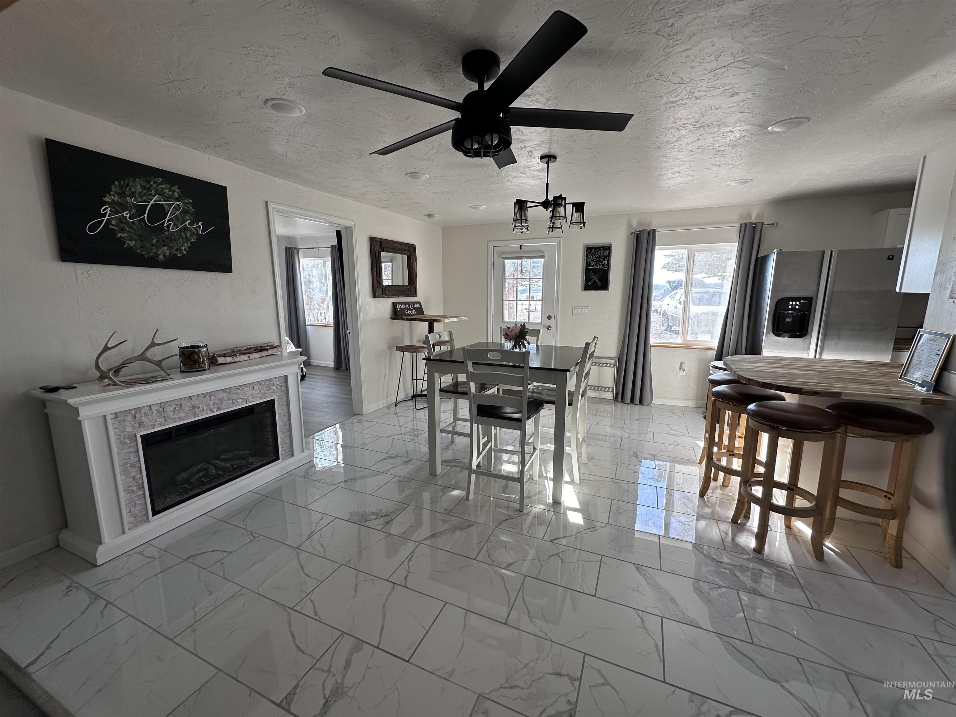 416 W Us Highway 30 Property Photo 18