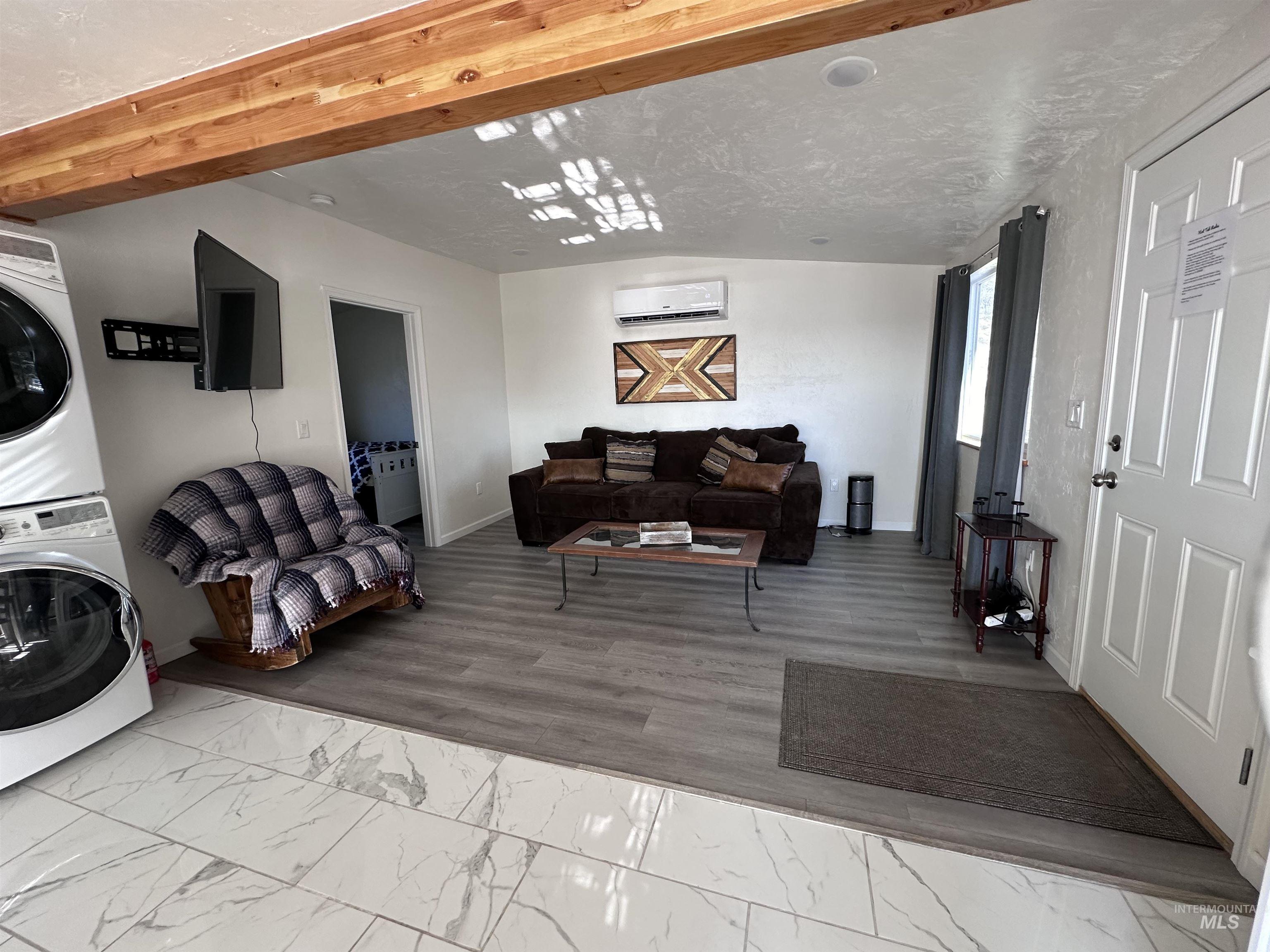 416 W Us Highway 30 Property Photo 19