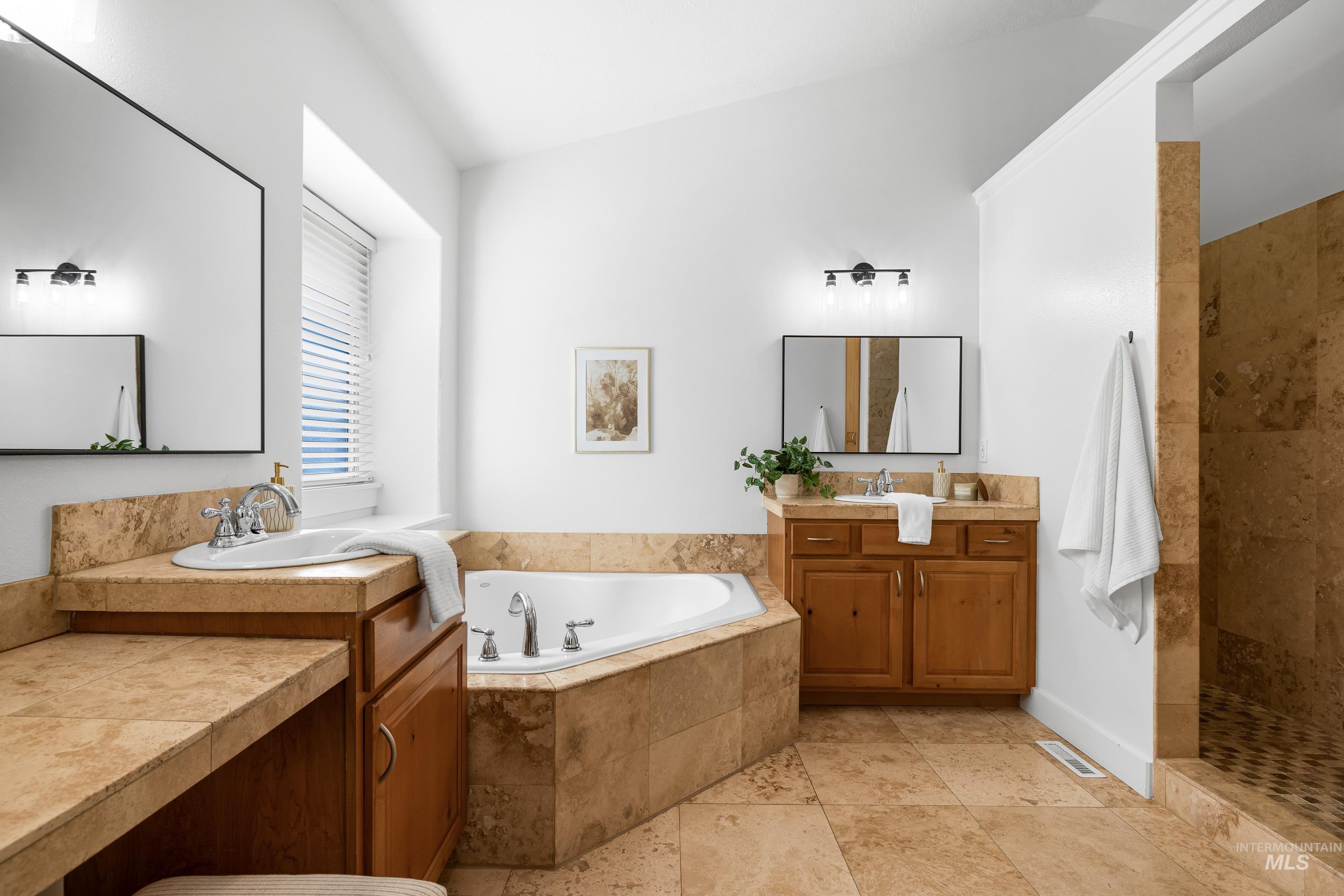 4846 N Arrow Villa Way Property Photo 22