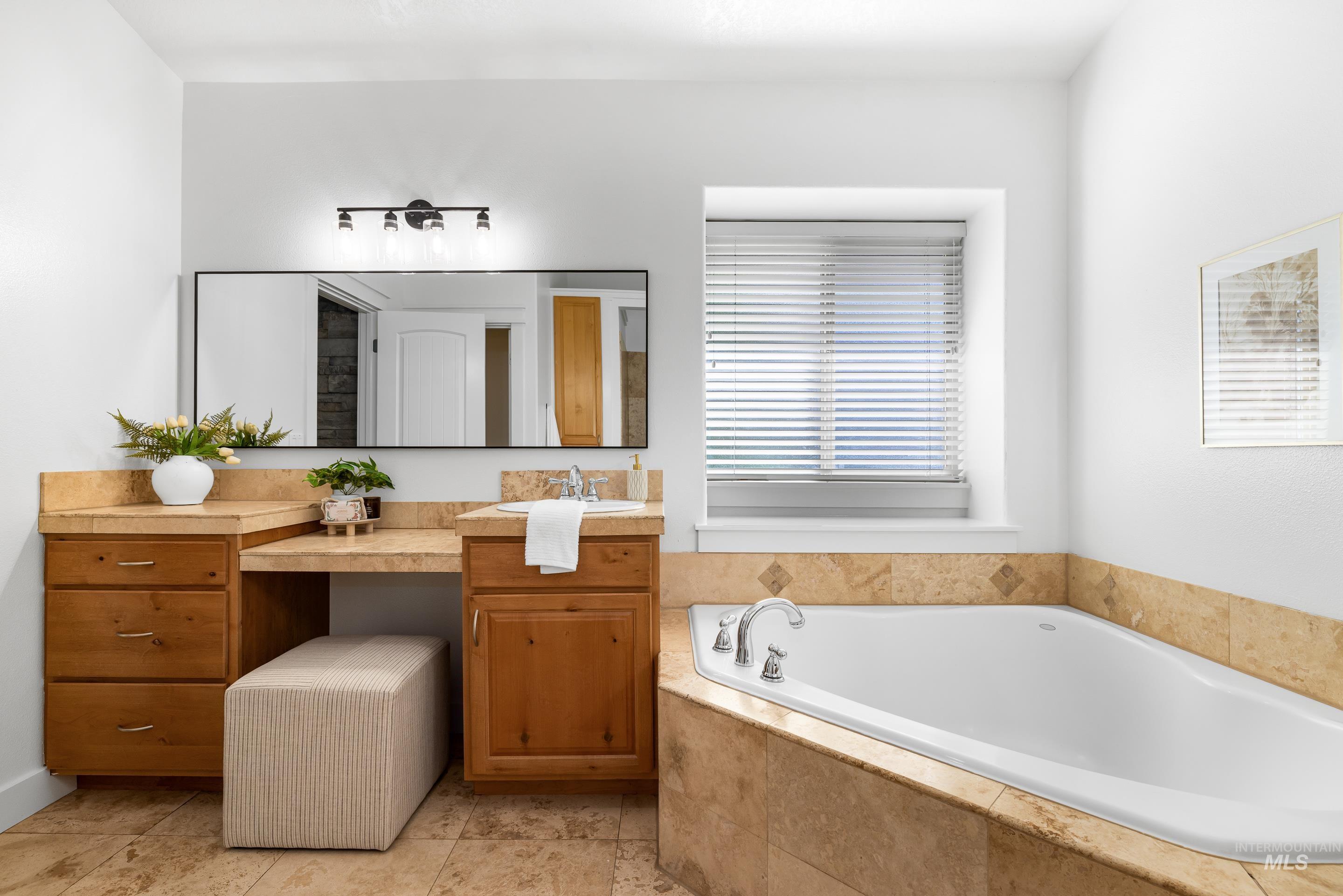 4846 N Arrow Villa Way Property Photo 23