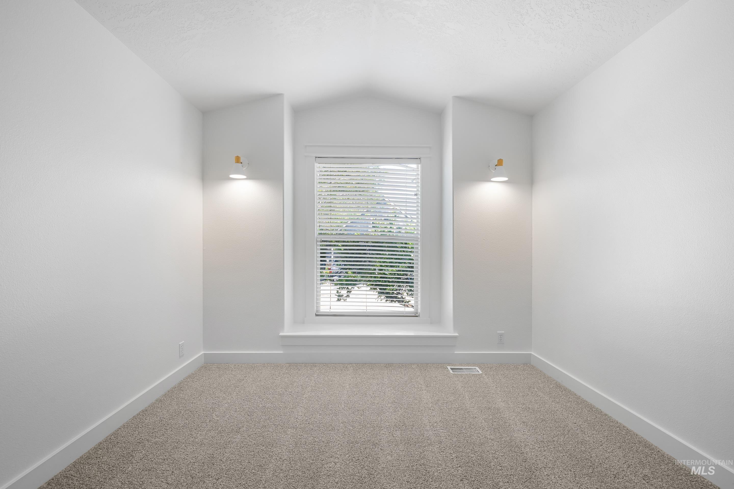 4846 N Arrow Villa Way Property Photo 26