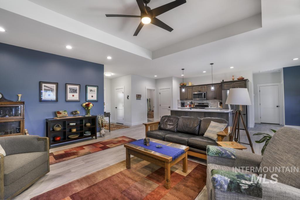 729 Satia Ln. Property Photo 7