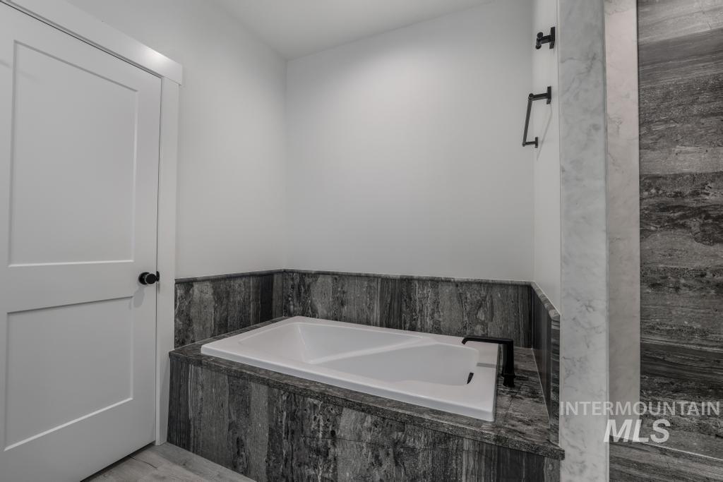 729 Satia Ln. Property Photo 10