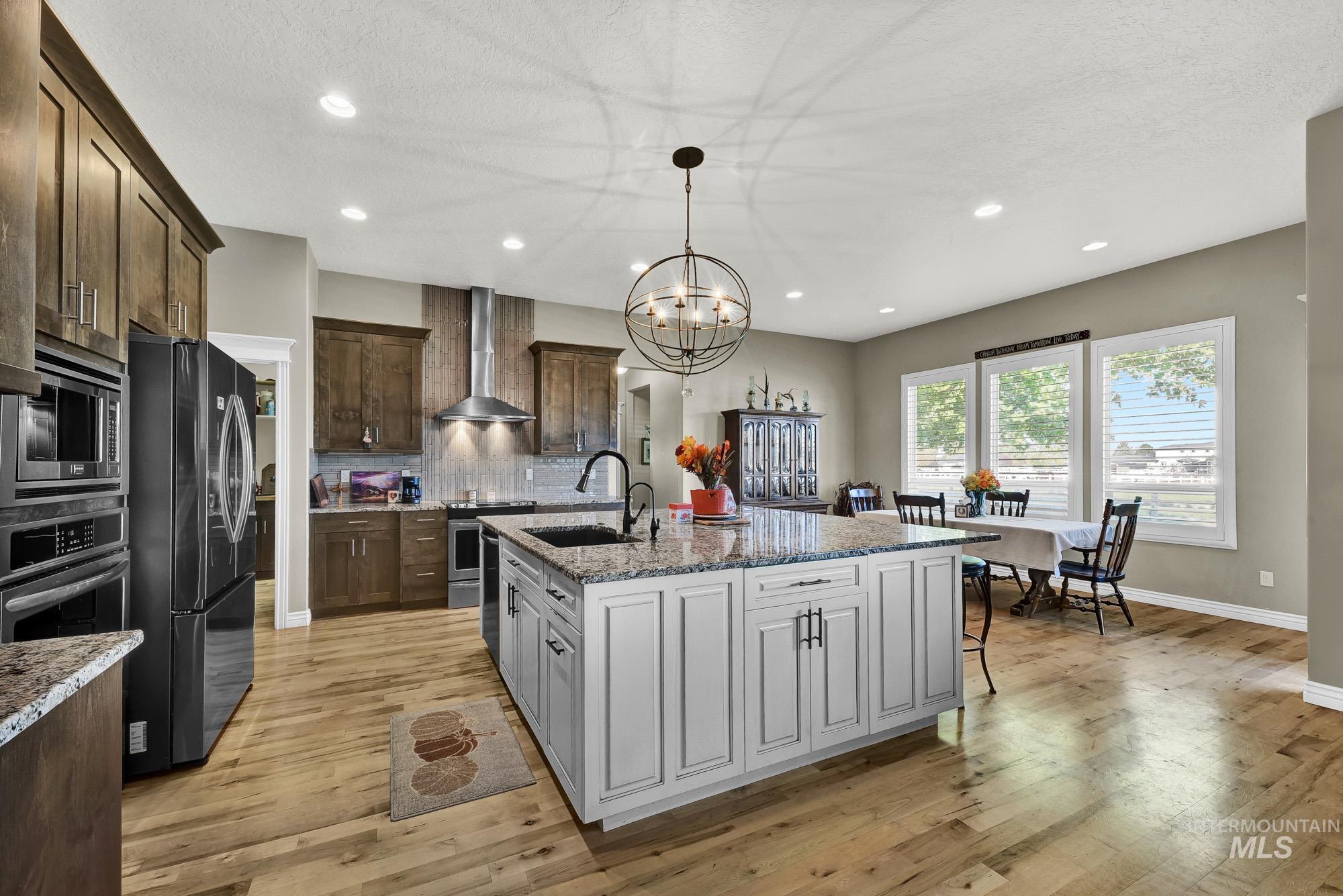 12220 Apple Rose Way Property Photo 12