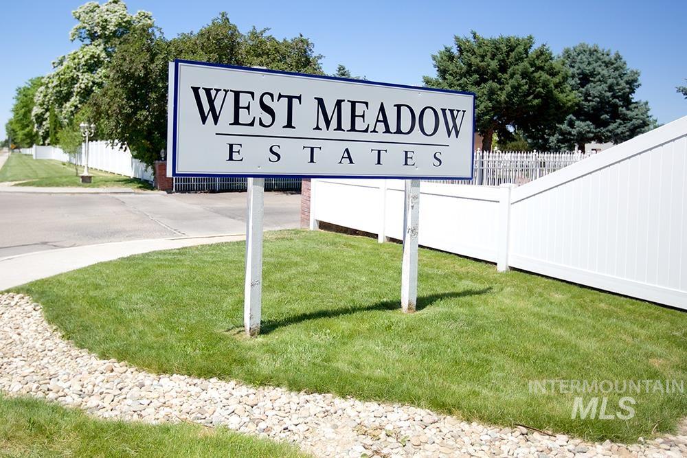 376 Bonanza St Property Photo 2