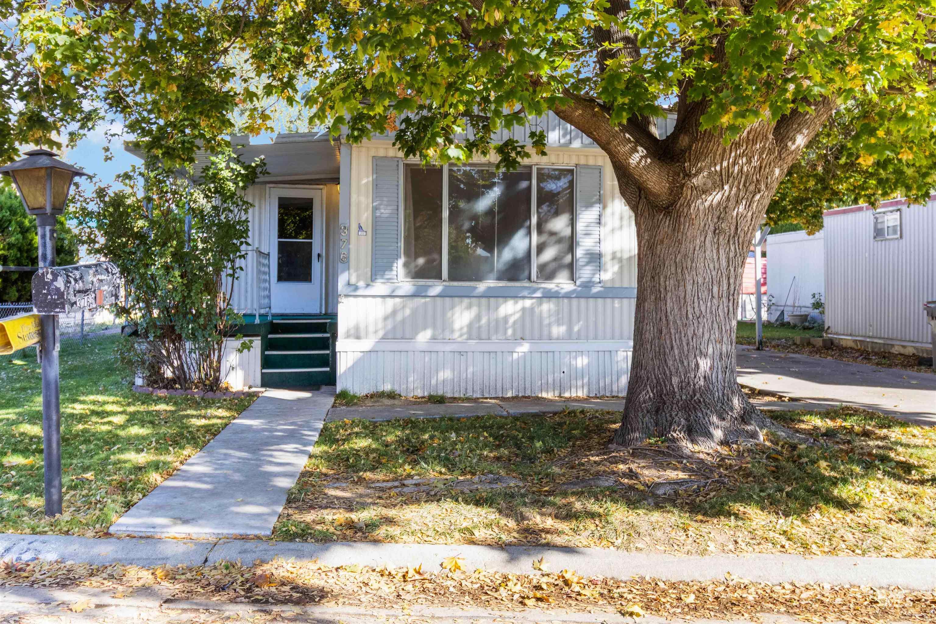 376 Bonanza St Property Photo 6