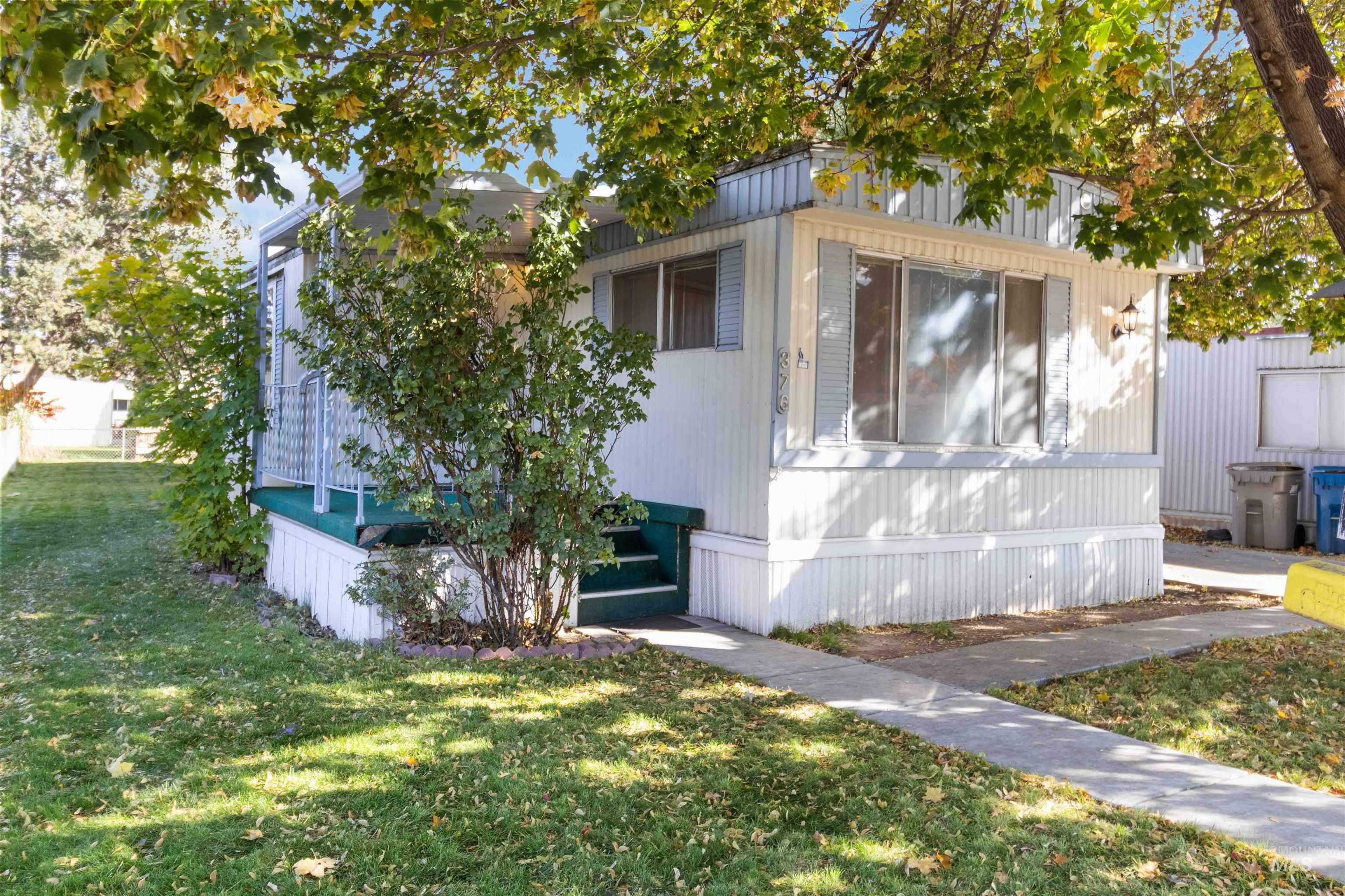 376 Bonanza St Property Photo 7