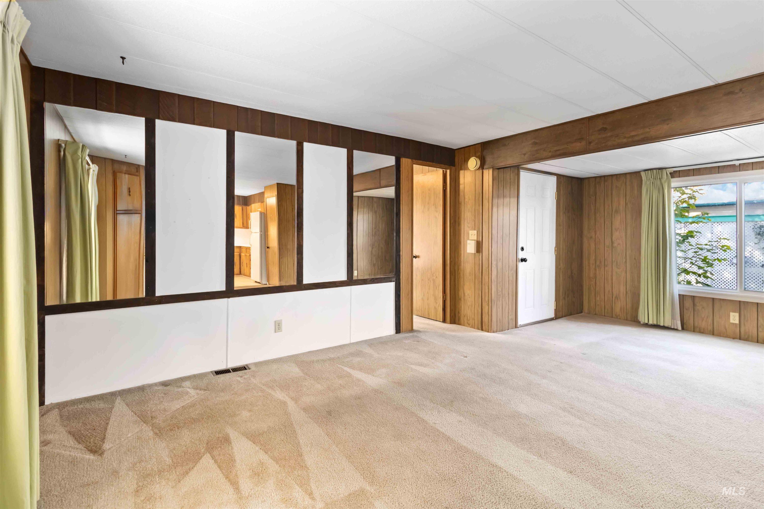 376 Bonanza St Property Photo 14