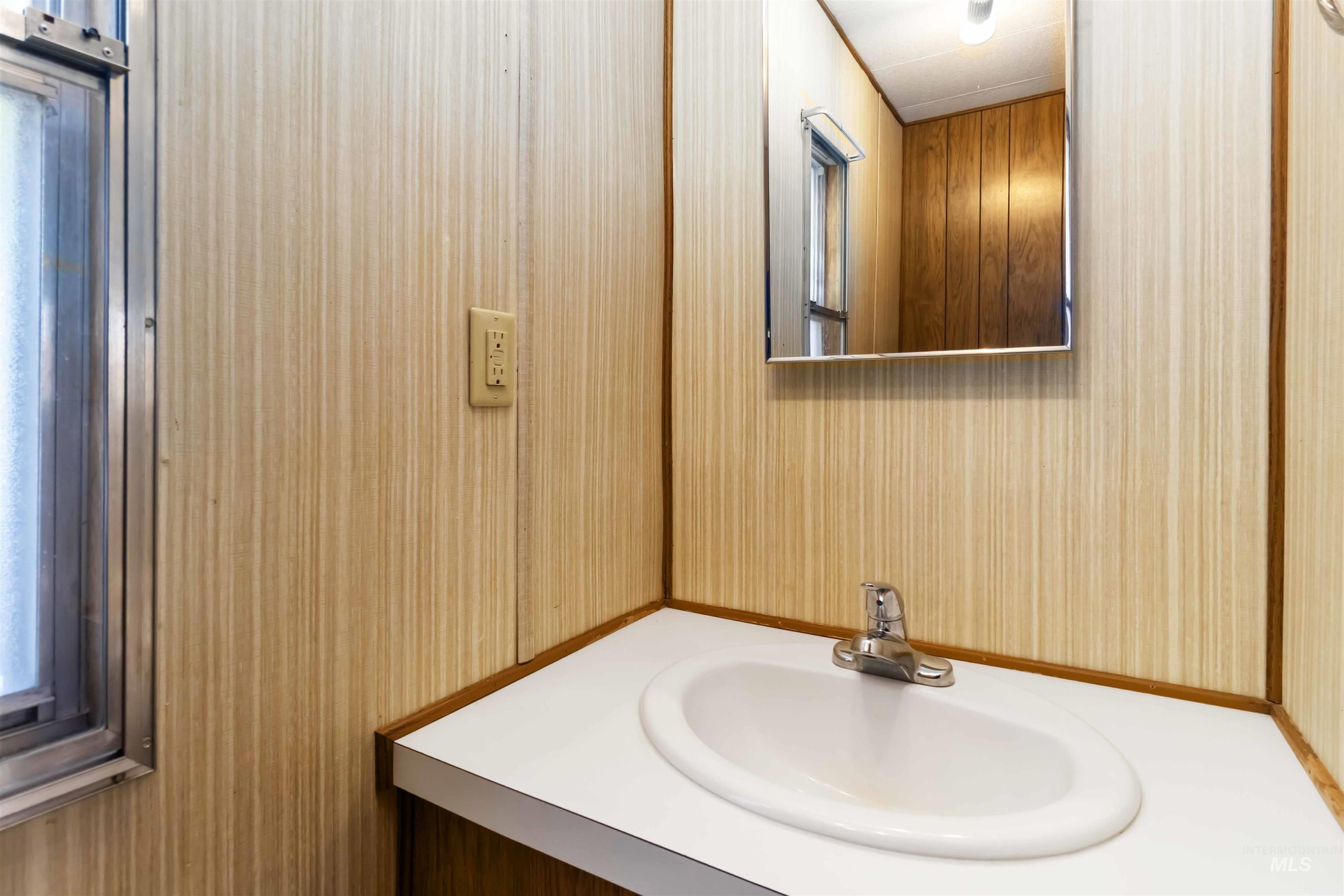 376 Bonanza St Property Photo 24